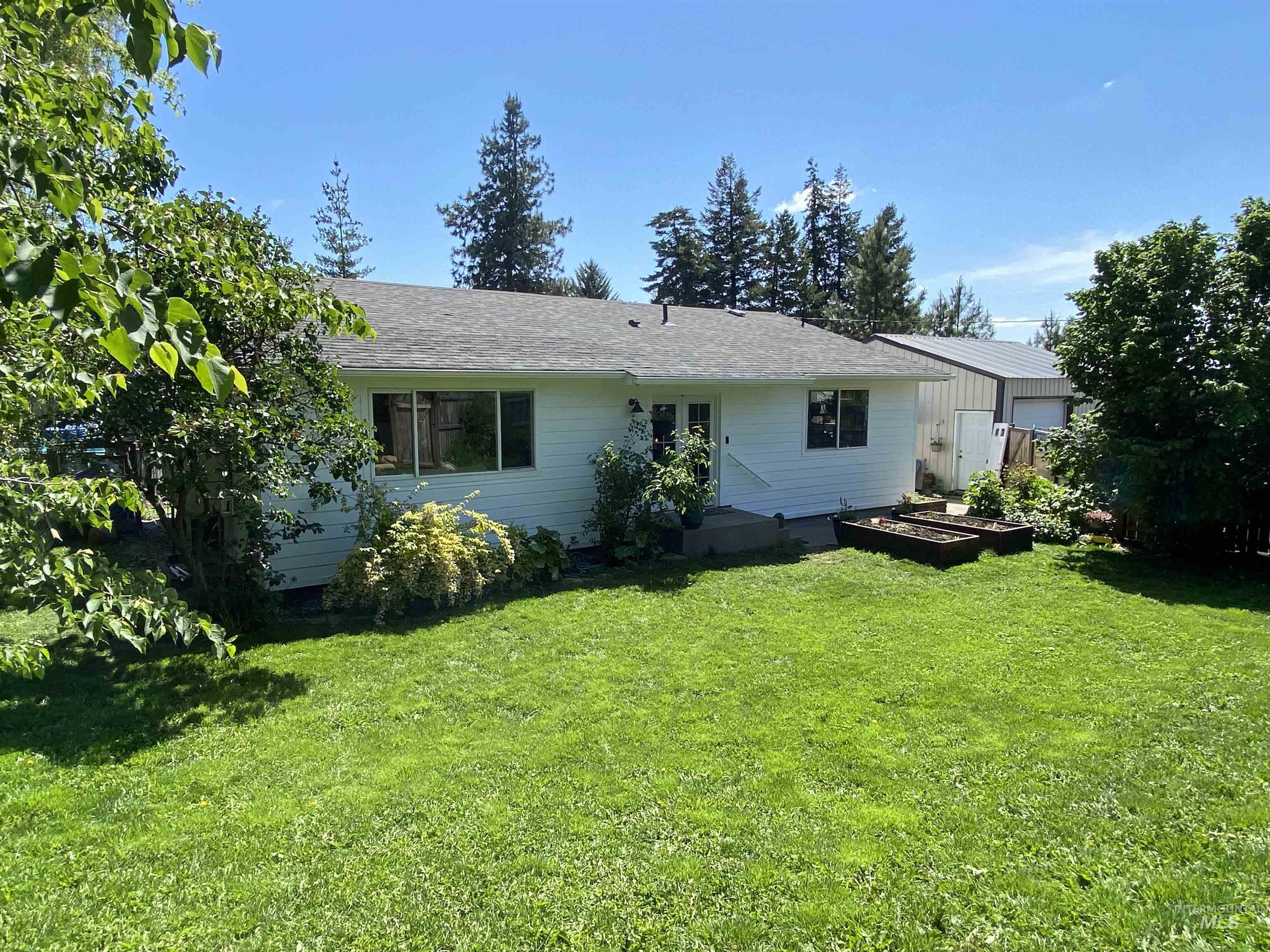 625 2nd Street, Onaway, Idaho 83855, 3 Bedrooms, 1 Bathroom, Residential For Sale, Price $299,000, 98988490