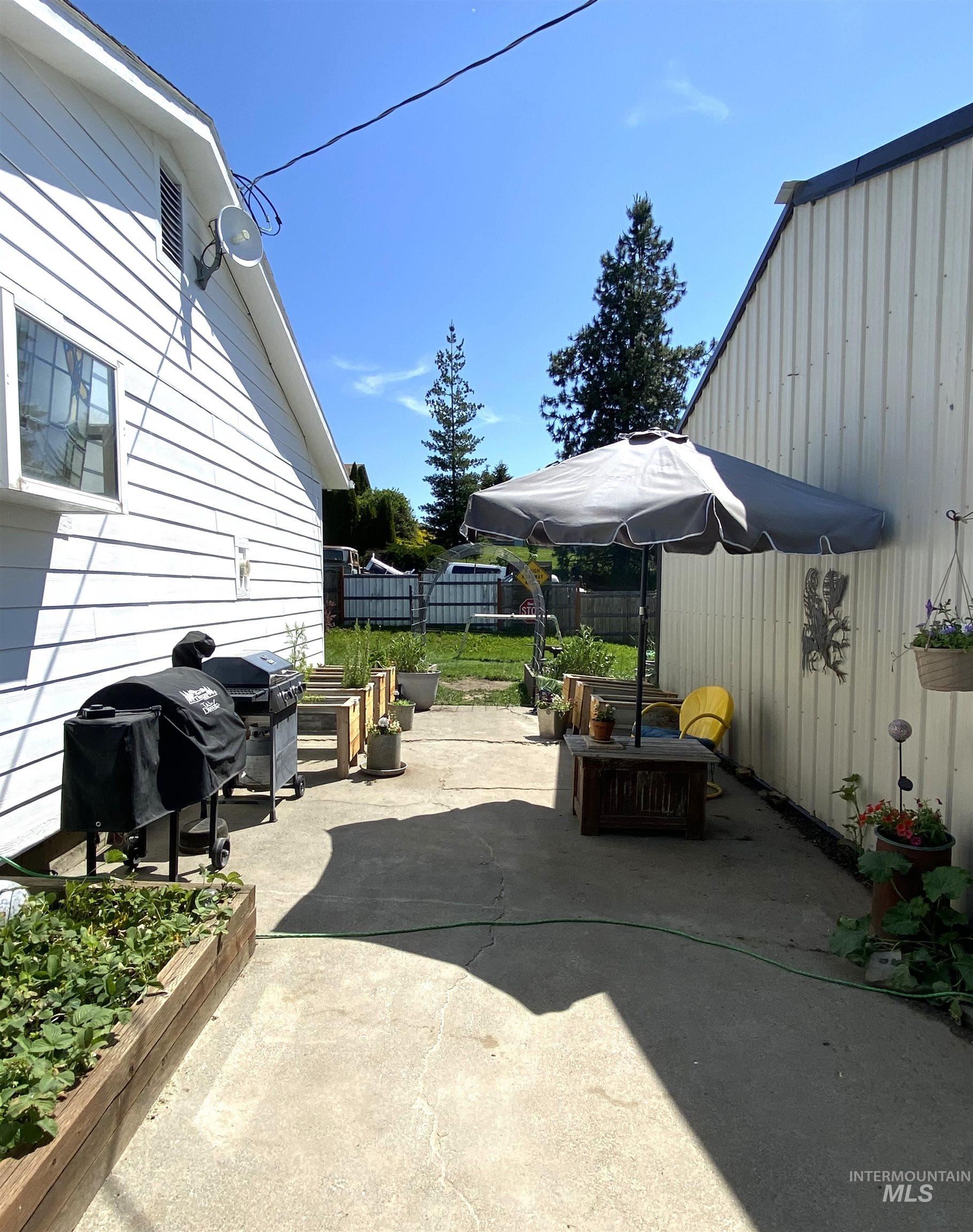 625 2nd Street, Onaway, Idaho 83855, 3 Bedrooms, 1 Bathroom, Residential For Sale, Price $299,000, 98988490