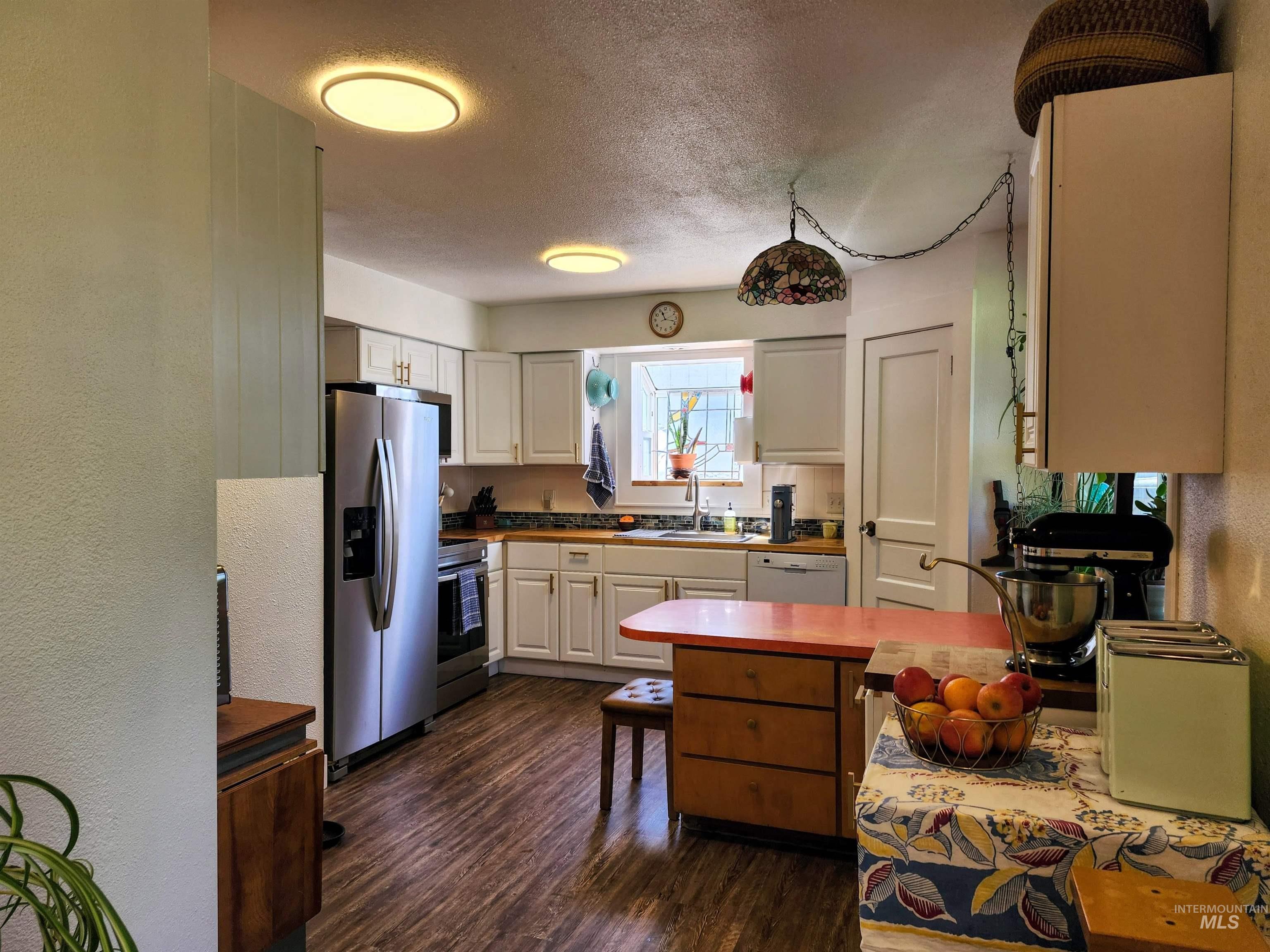 625 2nd Street, Onaway, Idaho 83855, 3 Bedrooms, 1 Bathroom, Residential For Sale, Price $299,000, 98988490