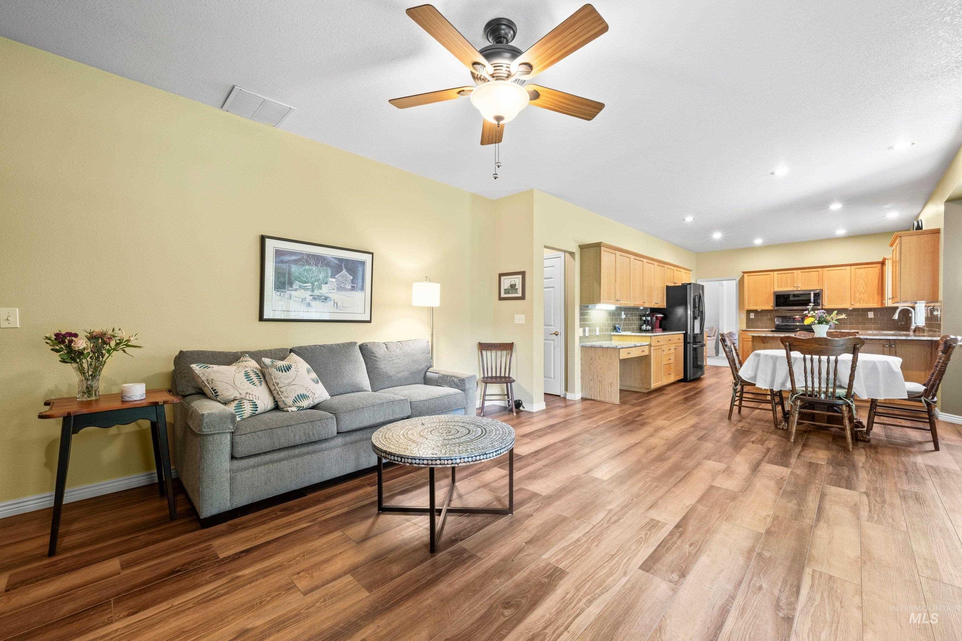 4899 N Maidstone Pl, Boise, Idaho 83713, 4 Bedrooms, 2.5 Bathrooms, Residential For Sale, Price $570,000,MLS 98988495