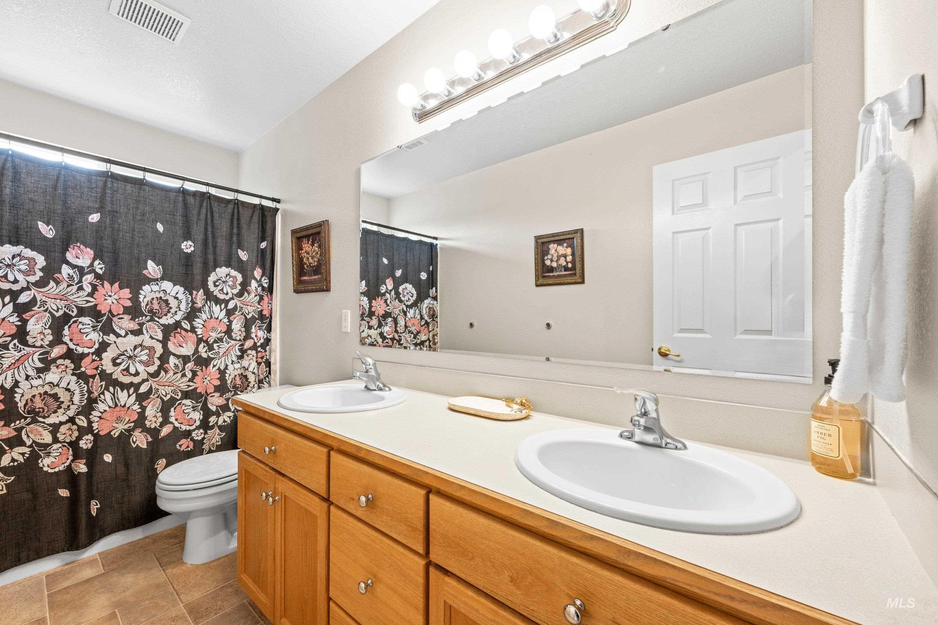 4899 N Maidstone Pl, Boise, Idaho 83713, 4 Bedrooms, 2.5 Bathrooms, Residential For Sale, Price $570,000,MLS 98988495