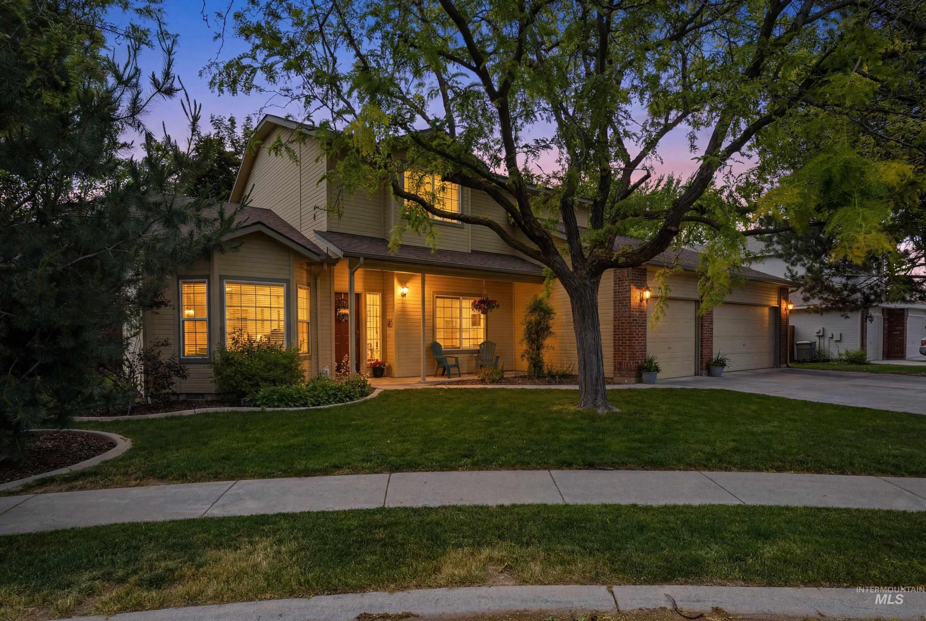 4899 N Maidstone Pl, Boise, Idaho 83713, 4 Bedrooms, 2.5 Bathrooms, Residential For Sale, Price $570,000,MLS 98988495