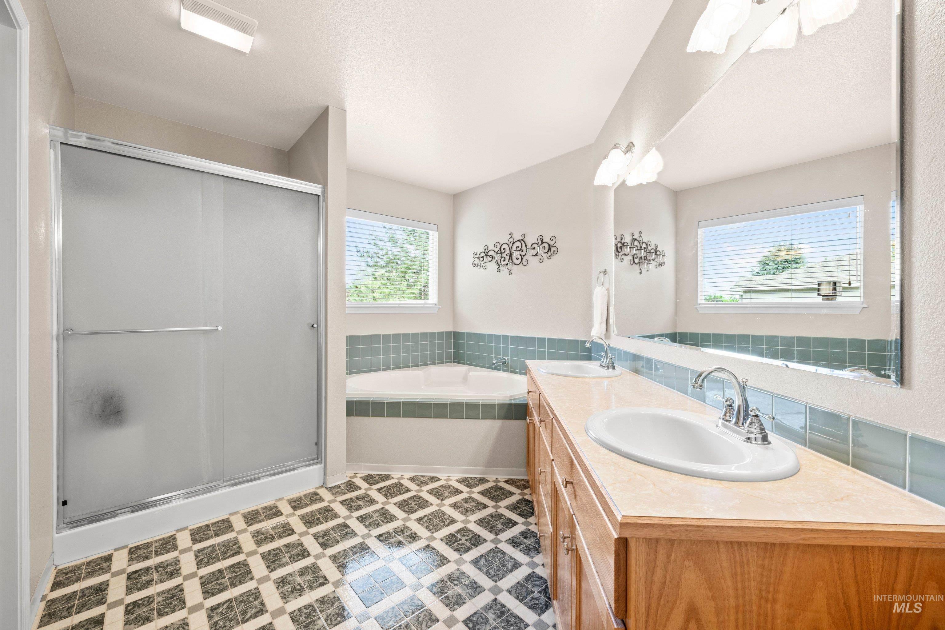 4899 N Maidstone Pl, Boise, Idaho 83713, 4 Bedrooms, 2.5 Bathrooms, Residential For Sale, Price $570,000,MLS 98988495