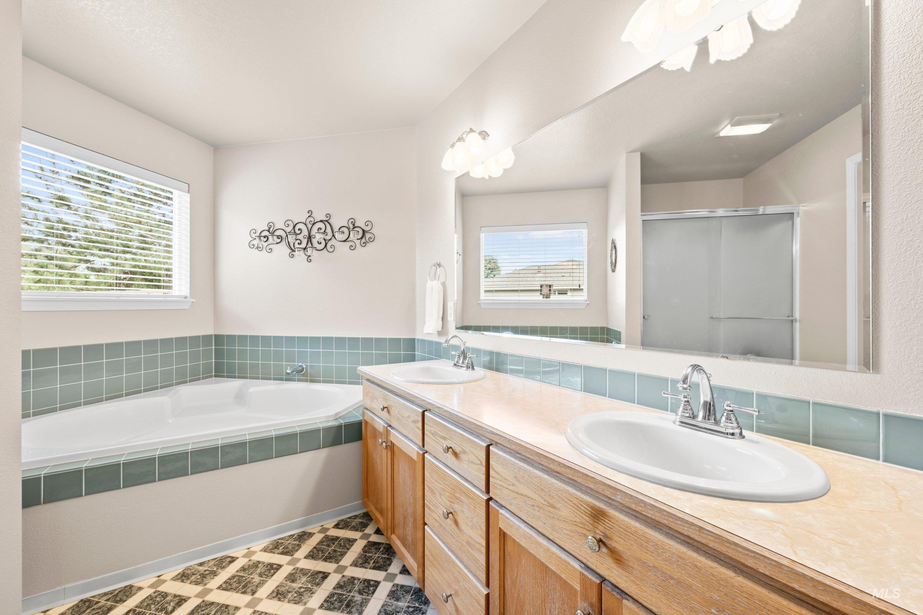 4899 N Maidstone Pl, Boise, Idaho 83713, 4 Bedrooms, 2.5 Bathrooms, Residential For Sale, Price $570,000,MLS 98988495