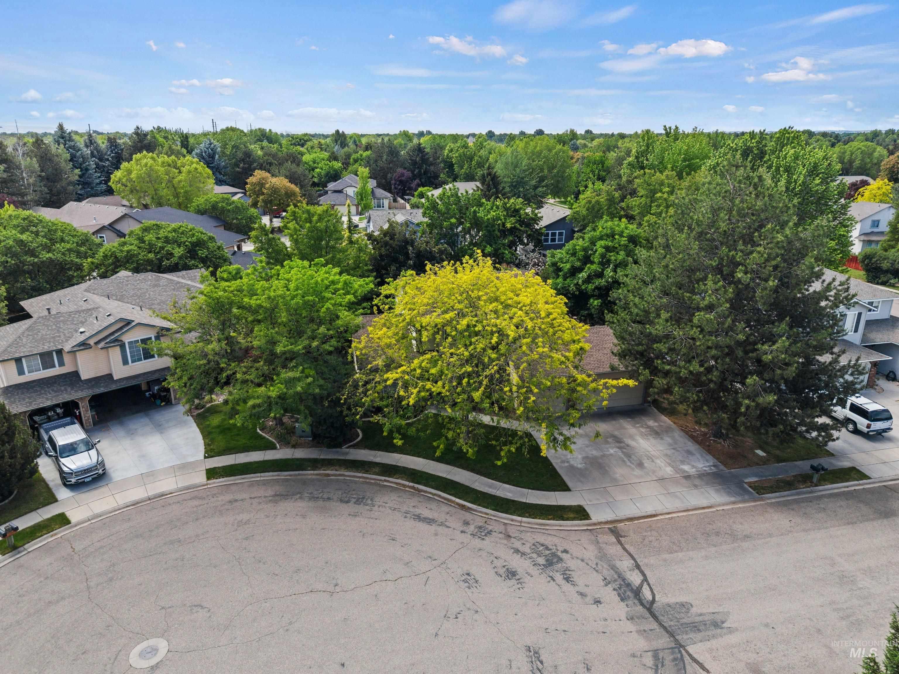 4899 N Maidstone Pl, Boise, Idaho 83713, 4 Bedrooms, 2.5 Bathrooms, Residential For Sale, Price $570,000,MLS 98988495