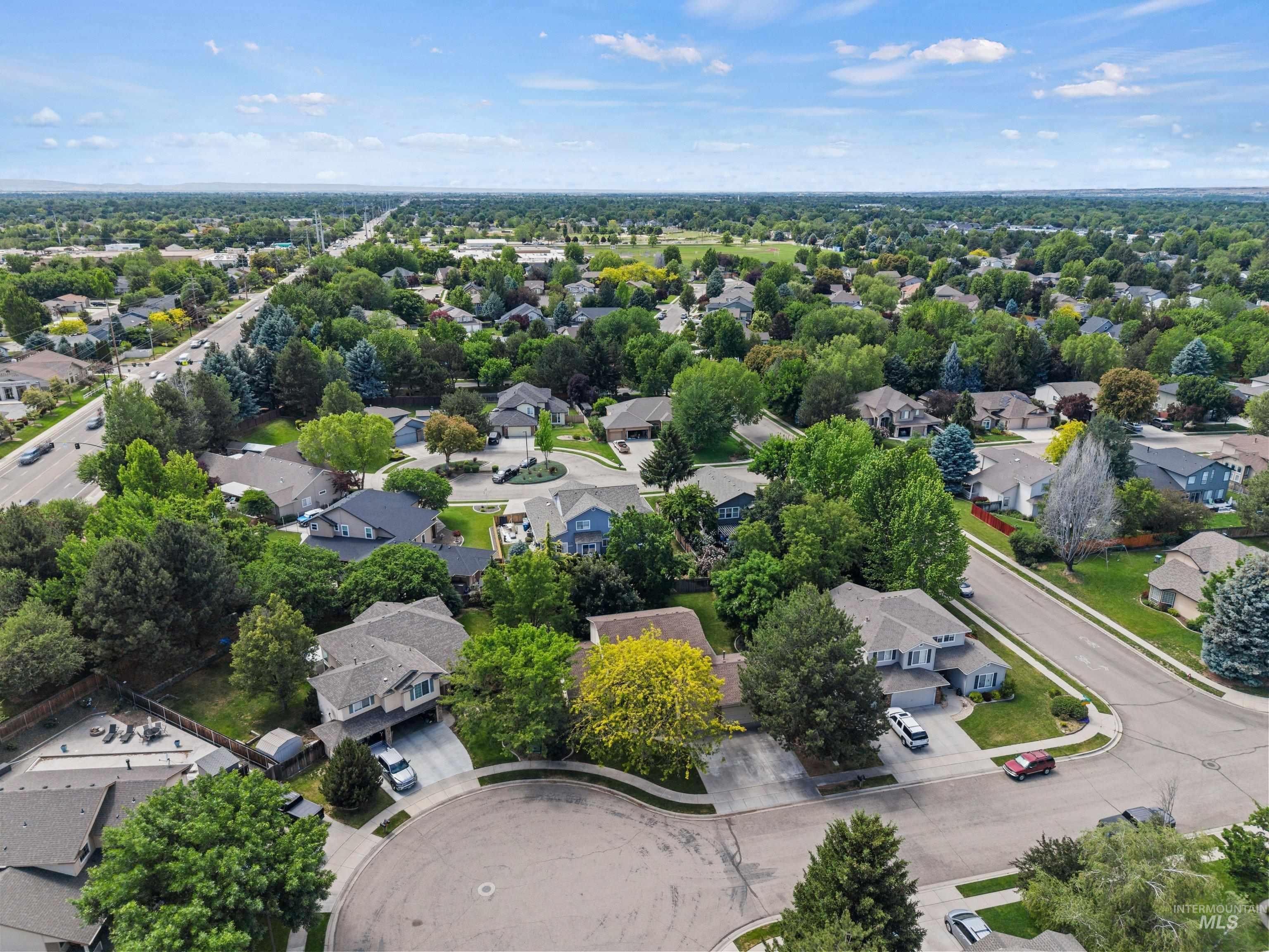 4899 N Maidstone Pl, Boise, Idaho 83713, 4 Bedrooms, 2.5 Bathrooms, Residential For Sale, Price $570,000,MLS 98988495