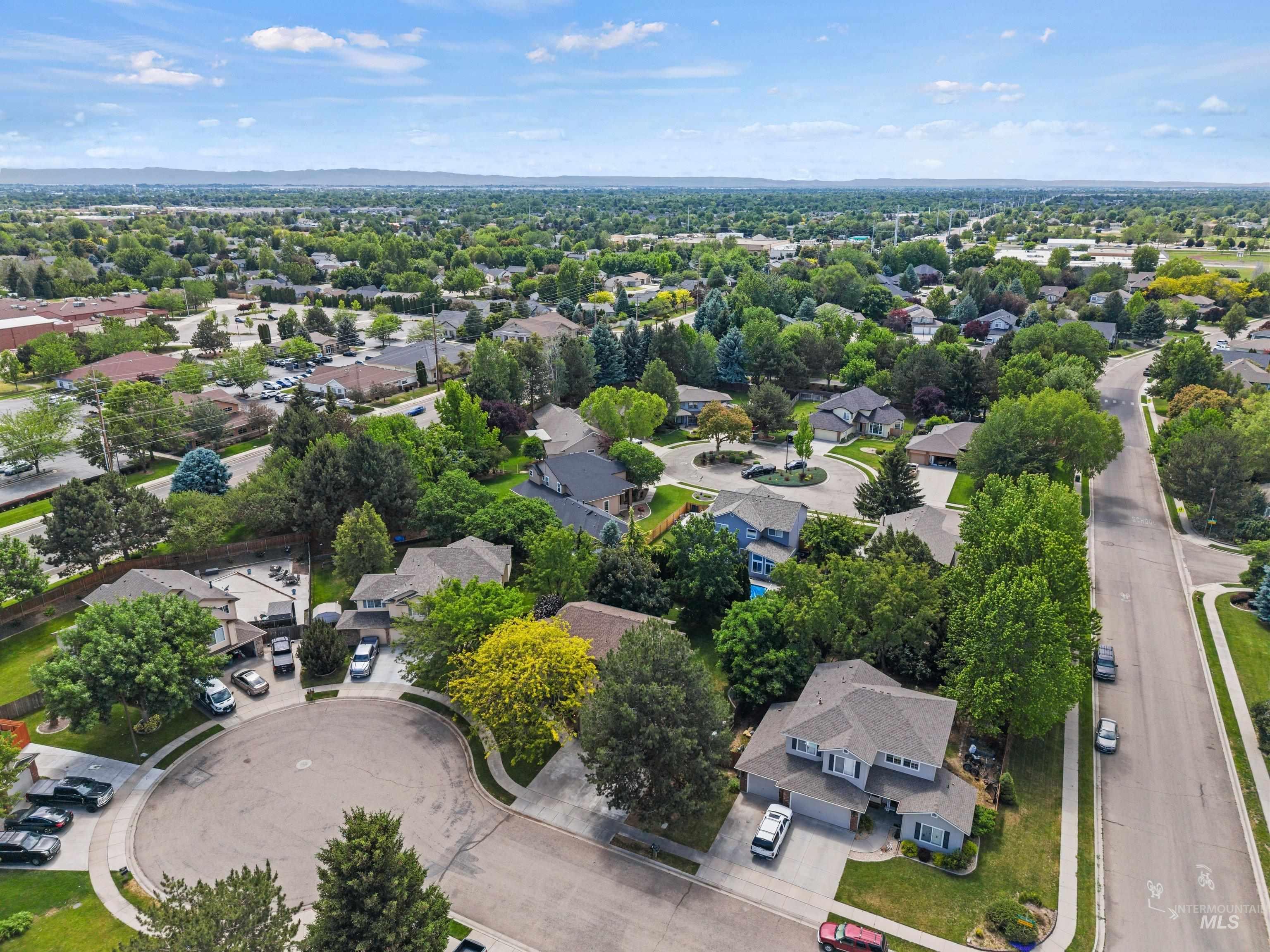 4899 N Maidstone Pl, Boise, Idaho 83713, 4 Bedrooms, 2.5 Bathrooms, Residential For Sale, Price $570,000,MLS 98988495