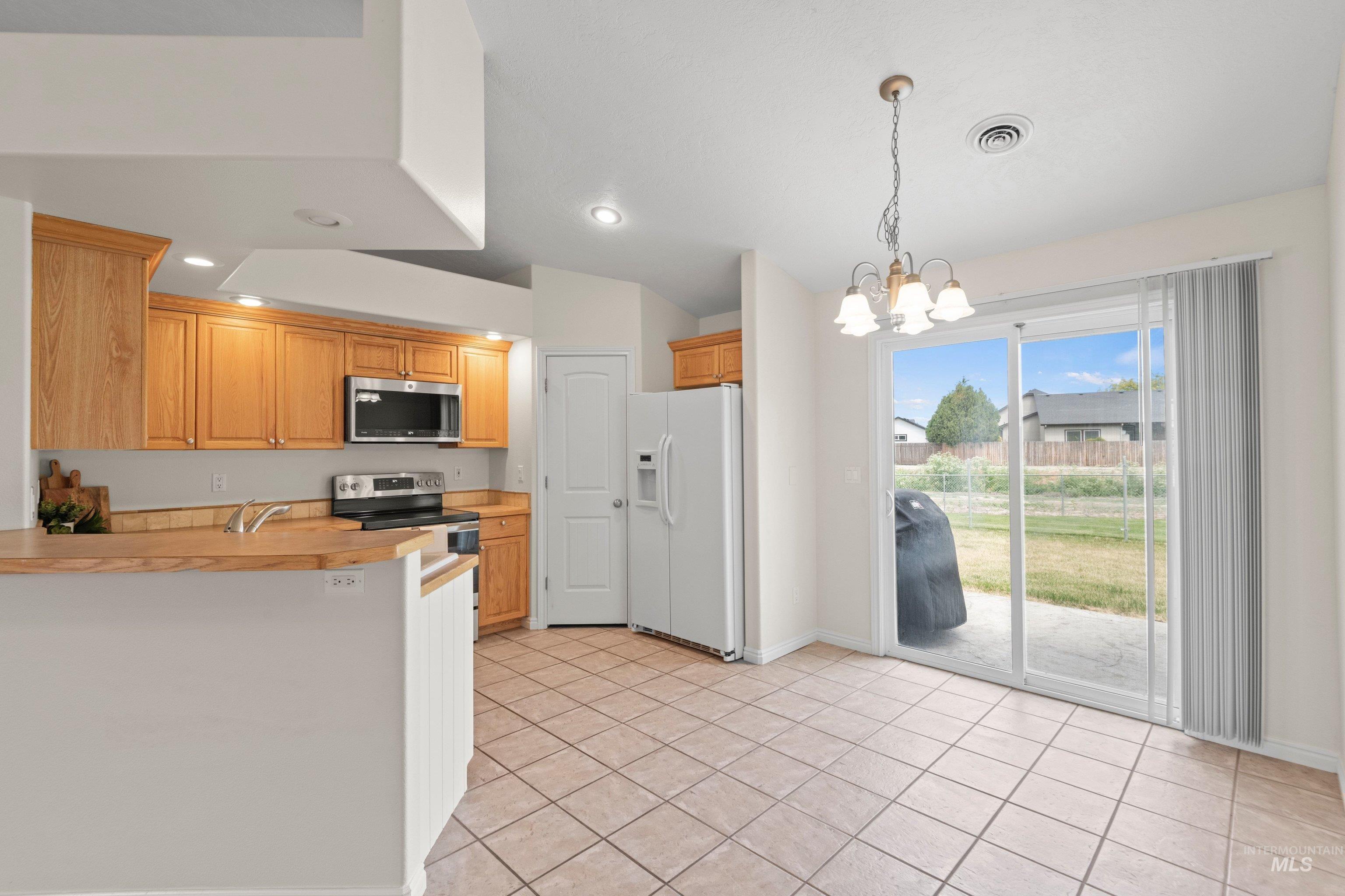 17860 Monarch Way, Nampa, Idaho 83687, 3 Bedrooms, 2 Bathrooms, Residential For Sale, Price $365,000, 98988496