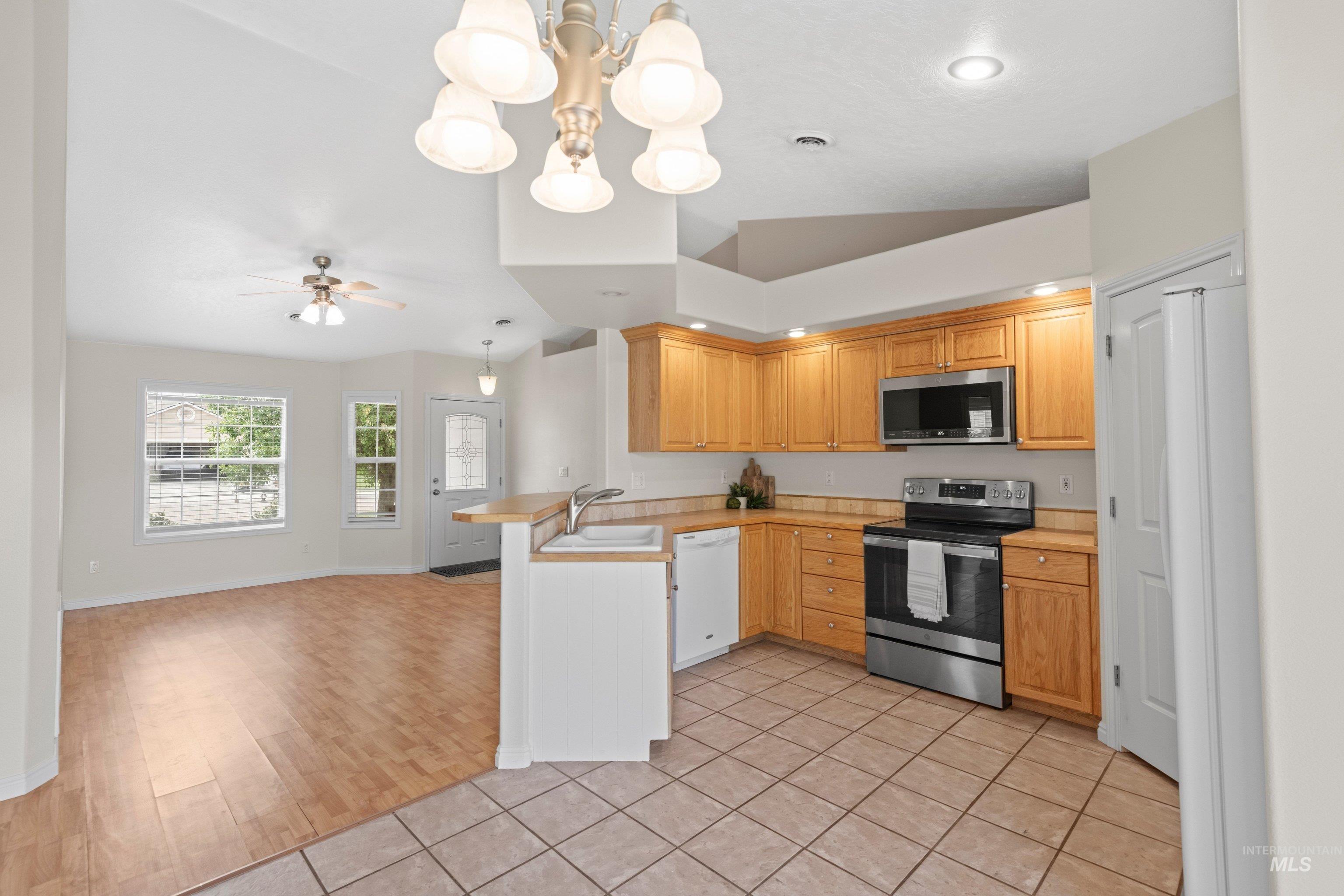 17860 Monarch Way, Nampa, Idaho 83687, 3 Bedrooms, 2 Bathrooms, Residential For Sale, Price $365,000, 98988496