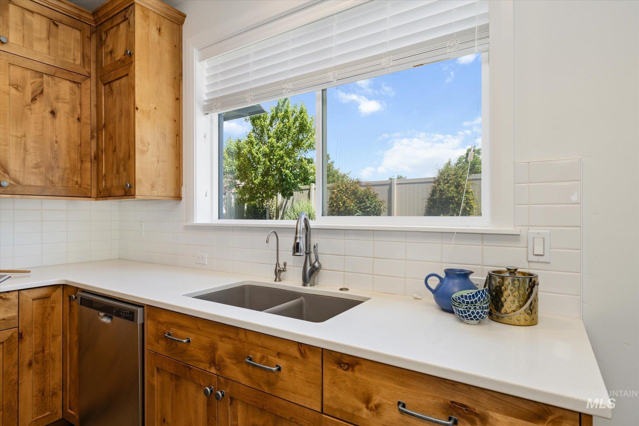 4888 N Predo Ave, Meridian, Idaho 83646, 3 Bedrooms, 2.5 Bathrooms, Residential For Sale, Price $594,900,MLS 98988501