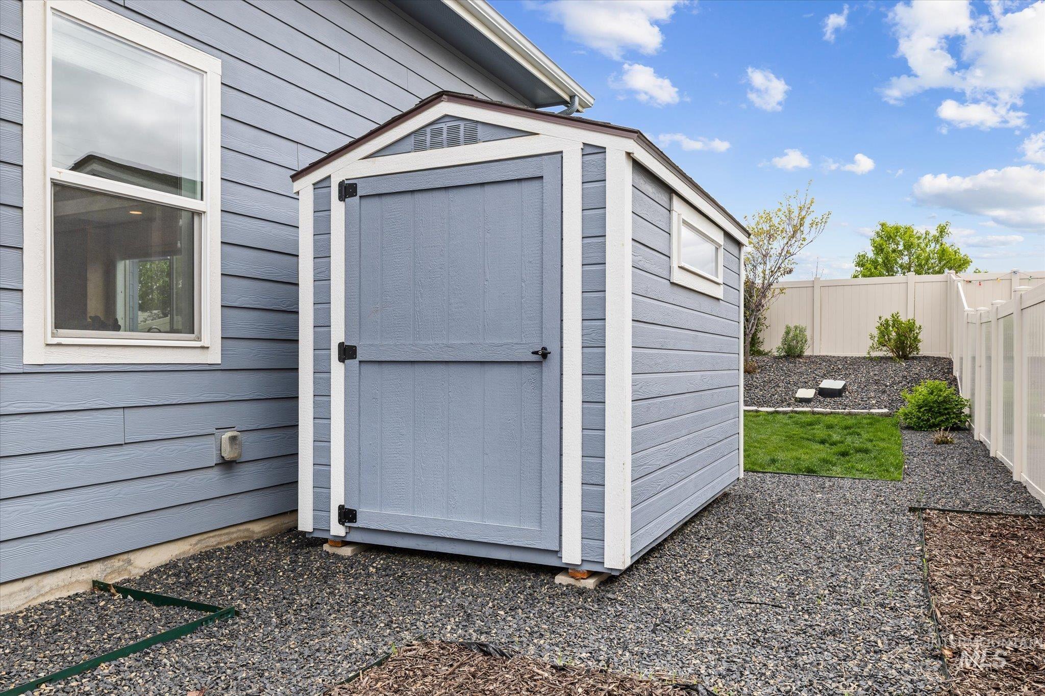 4888 N Predo Ave, Meridian, Idaho 83646, 3 Bedrooms, 2.5 Bathrooms, Residential For Sale, Price $594,900,MLS 98988501