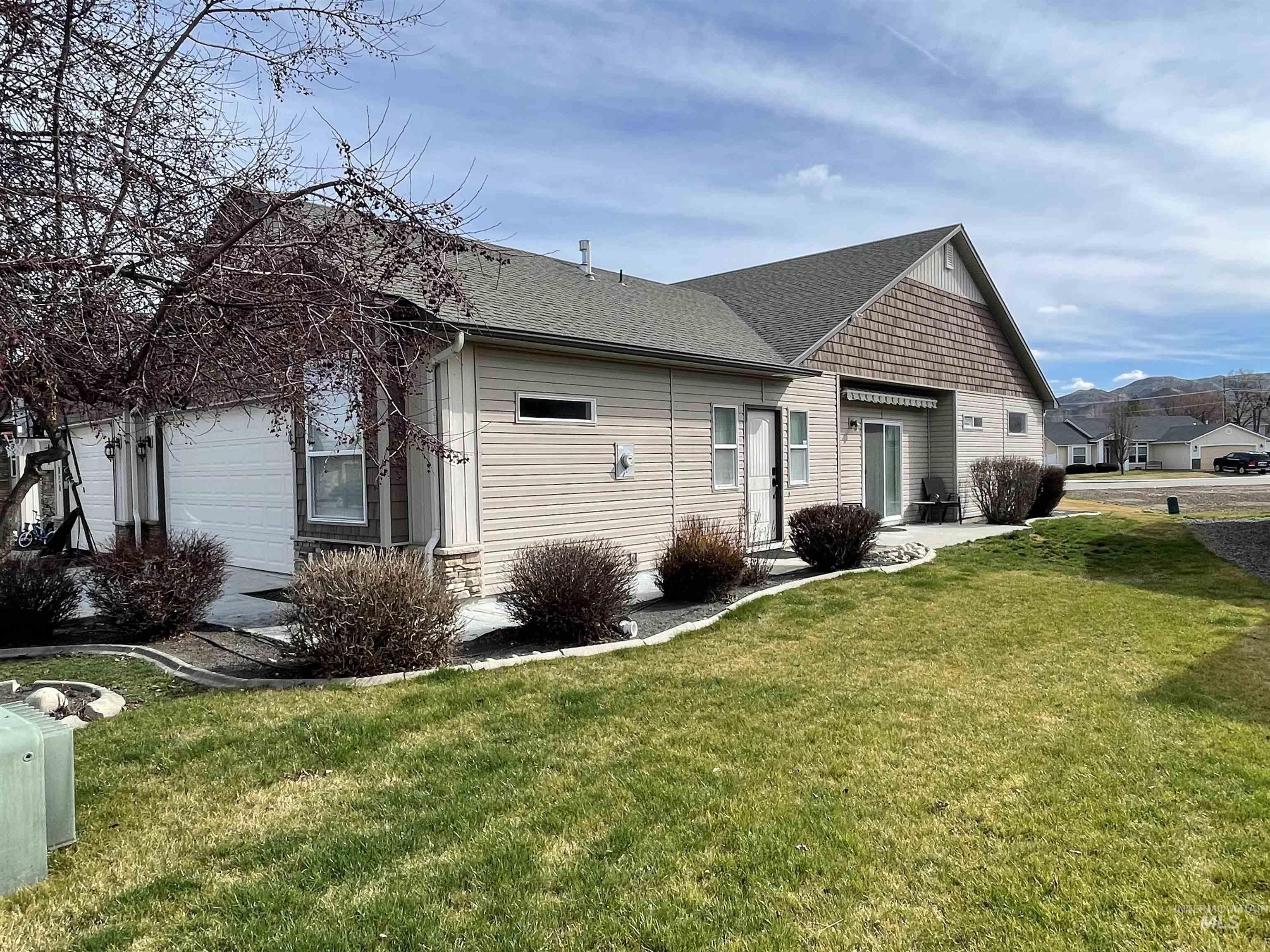 868 S Beaver Creek Way, Emmett, Idaho 83617, 3 Bedrooms, 2 Bathrooms, Residential For Sale, Price $1,MLS 98988502