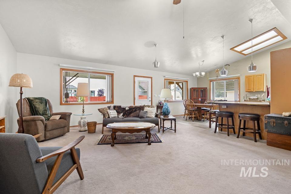 139 Hill St., Ontario, Oregon 97914, 3 Bedrooms, 2 Bathrooms, Residential For Sale, Price $375,000, 98988503