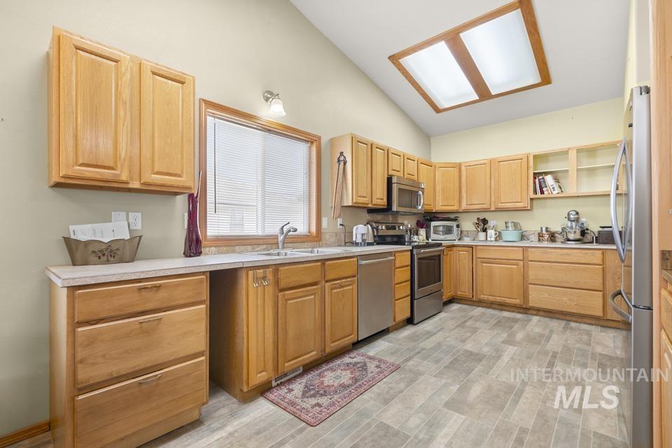 139 Hill St., Ontario, Oregon 97914, 3 Bedrooms, 2 Bathrooms, Residential For Sale, Price $375,000, 98988503
