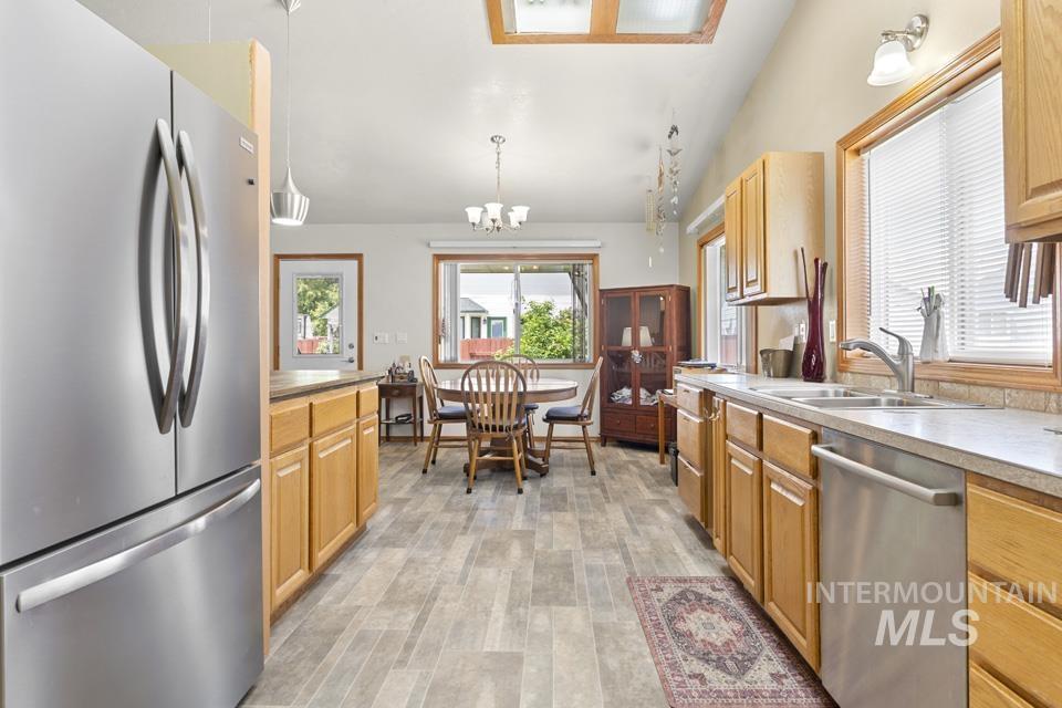 139 Hill St., Ontario, Oregon 97914, 3 Bedrooms, 2 Bathrooms, Residential For Sale, Price $375,000, 98988503