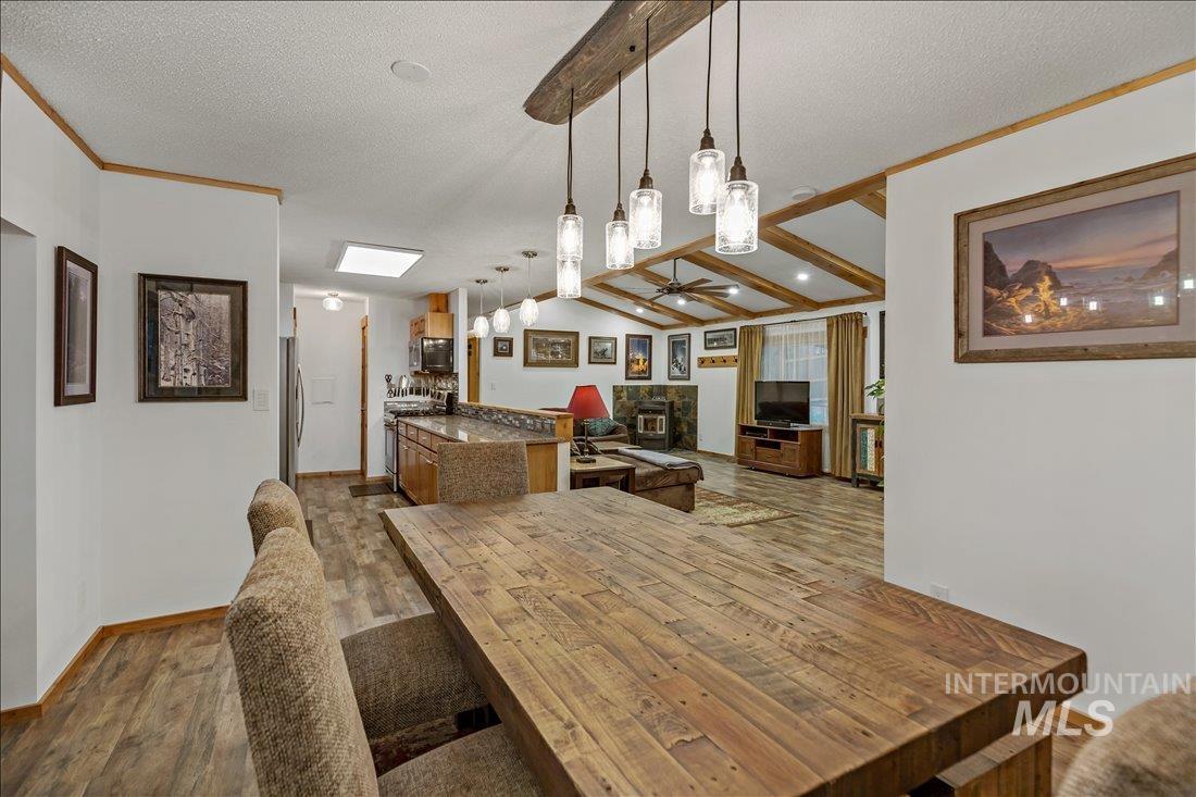 79 Sunset Loop, Cascade, Idaho 83611, 4 Bedrooms, 3 Bathrooms, Residential For Sale, Price $525,000,MLS 98988509