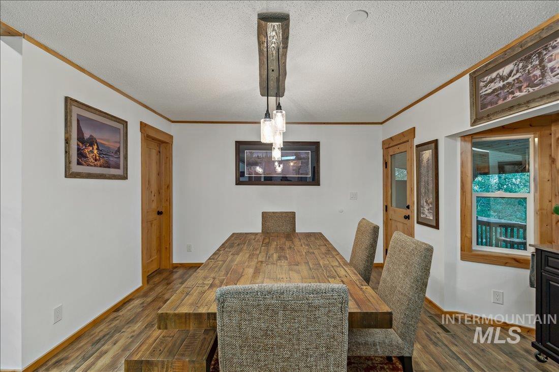 79 Sunset Loop, Cascade, Idaho 83611, 4 Bedrooms, 3 Bathrooms, Residential For Sale, Price $525,000,MLS 98988509
