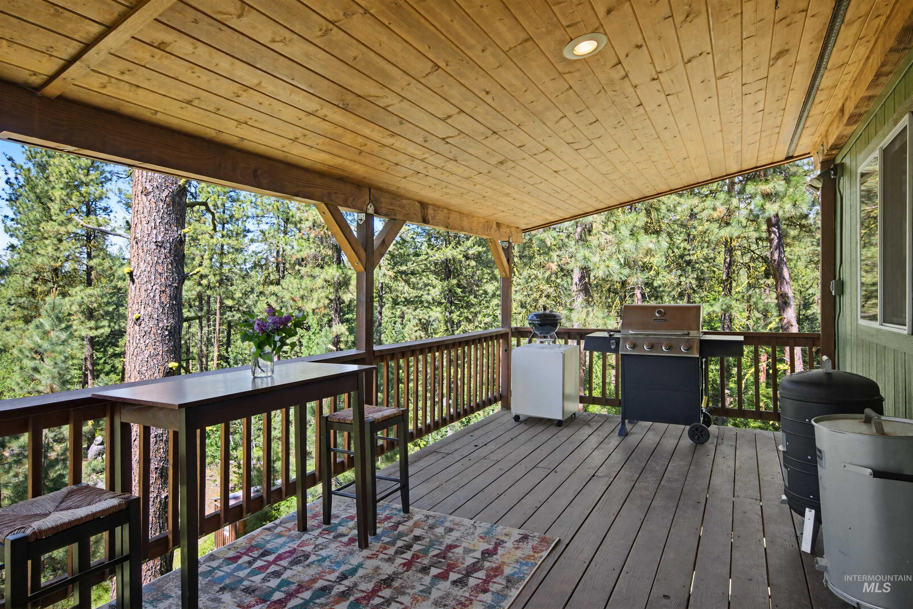 79 Sunset Loop, Cascade, Idaho 83611, 4 Bedrooms, 3 Bathrooms, Residential For Sale, Price $525,000,MLS 98988509