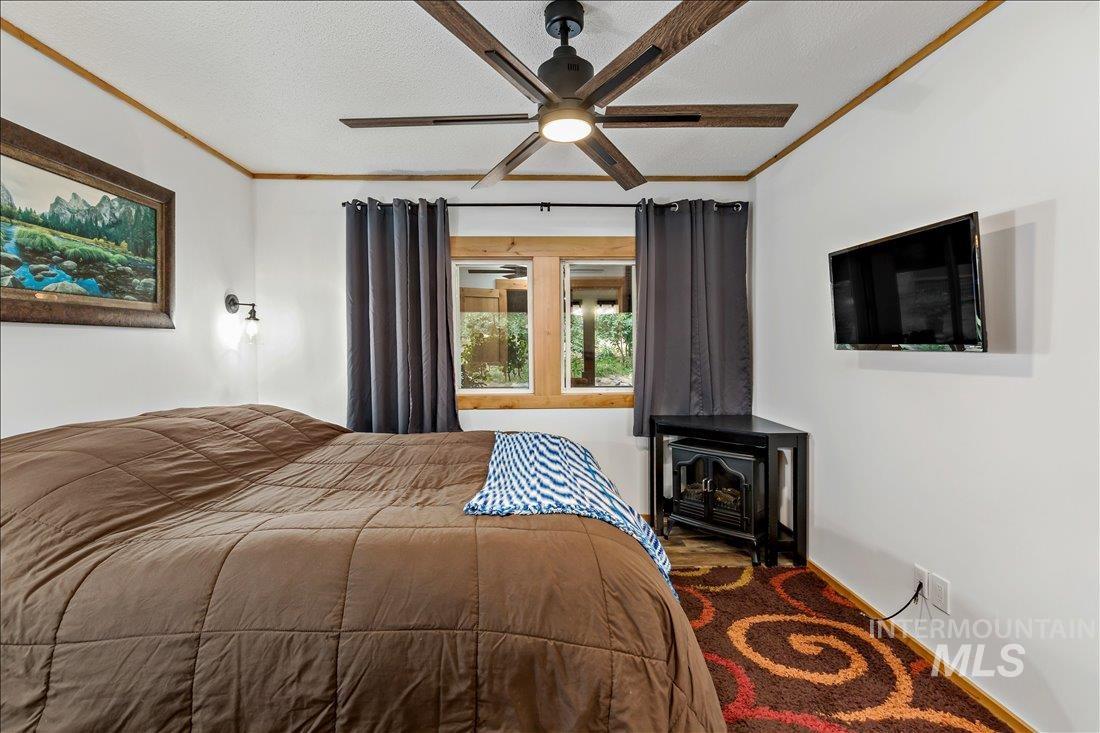 79 Sunset Loop, Cascade, Idaho 83611, 4 Bedrooms, 3 Bathrooms, Residential For Sale, Price $525,000,MLS 98988509