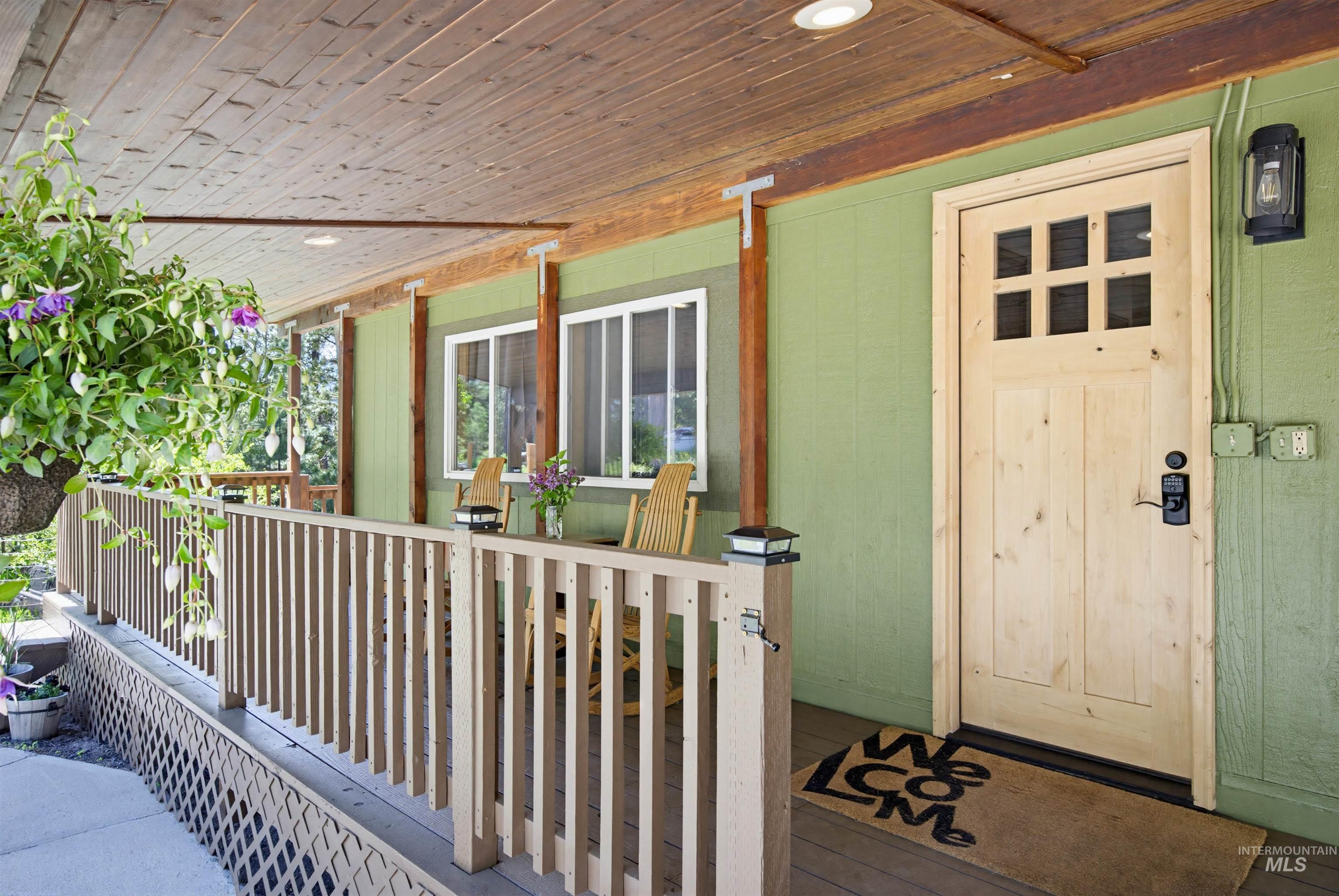79 Sunset Loop, Cascade, Idaho 83611, 4 Bedrooms, 3 Bathrooms, Residential For Sale, Price $525,000,MLS 98988509