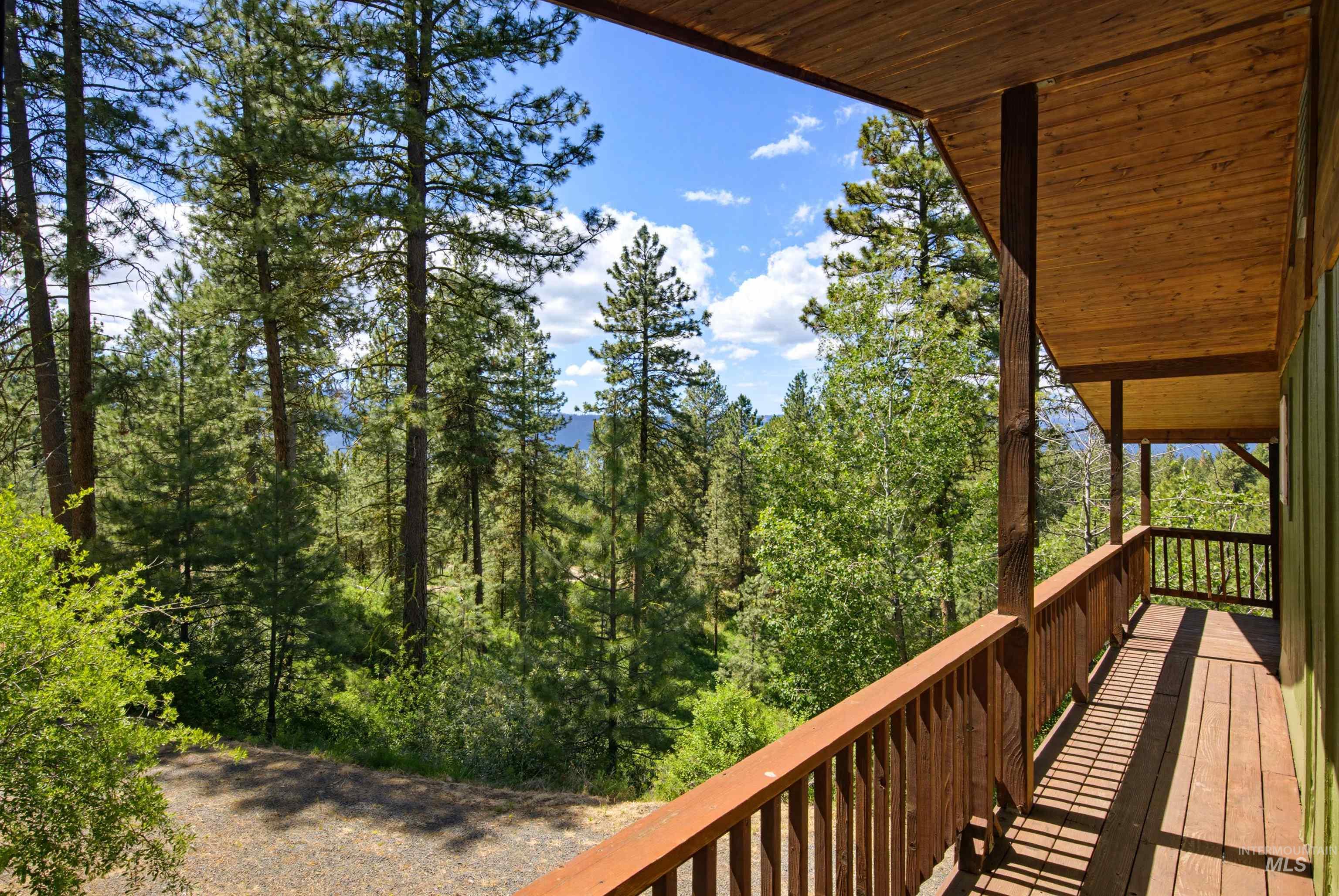 79 Sunset Loop, Cascade, Idaho 83611, 4 Bedrooms, 3 Bathrooms, Residential For Sale, Price $525,000,MLS 98988509