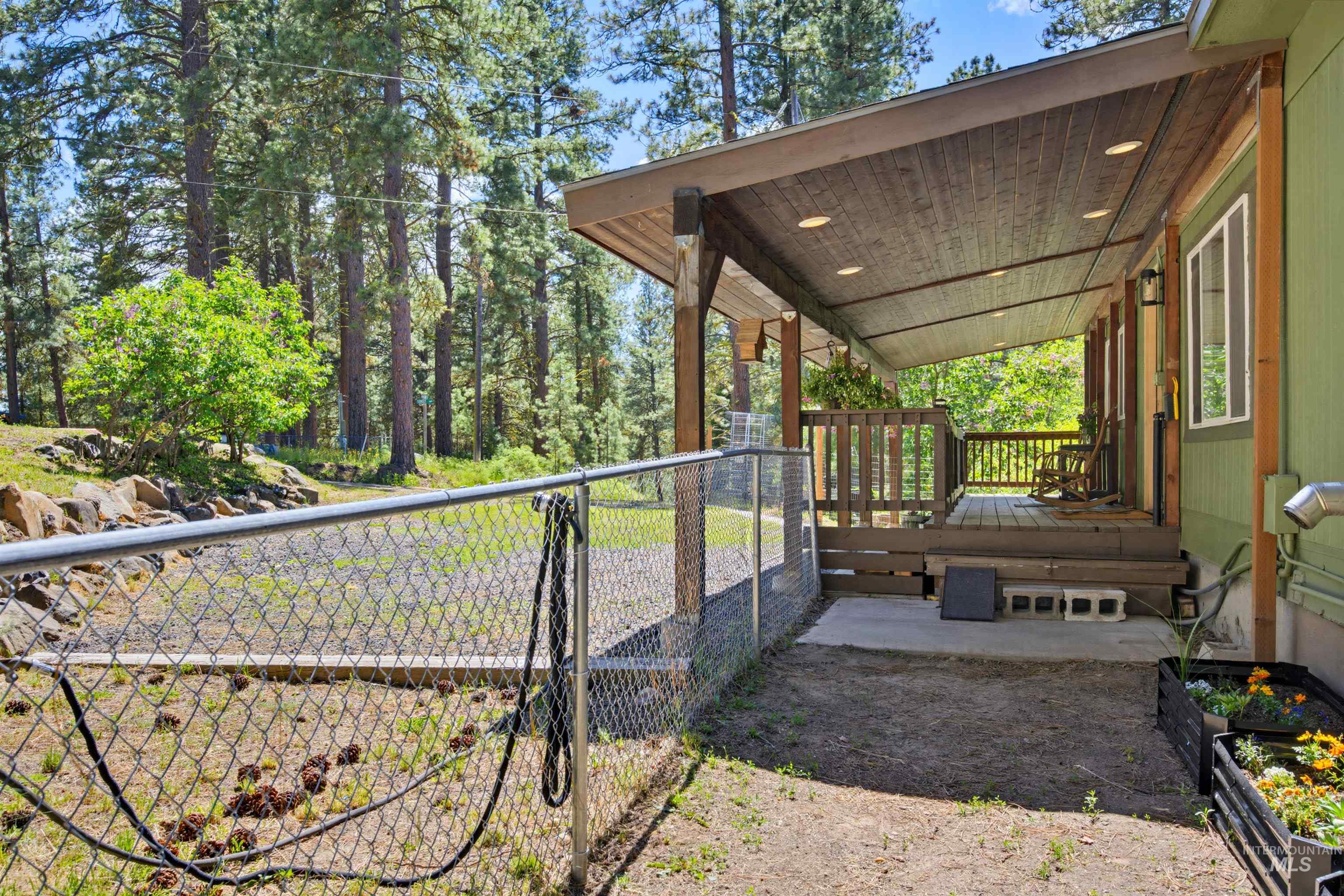 79 Sunset Loop, Cascade, Idaho 83611, 4 Bedrooms, 3 Bathrooms, Residential For Sale, Price $525,000,MLS 98988509