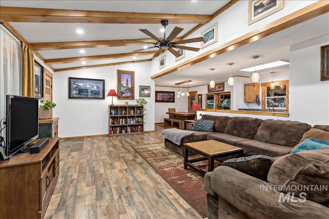 79 Sunset Loop, Cascade, Idaho 83611, 4 Bedrooms, 3 Bathrooms, Residential For Sale, Price $525,000,MLS 98988509