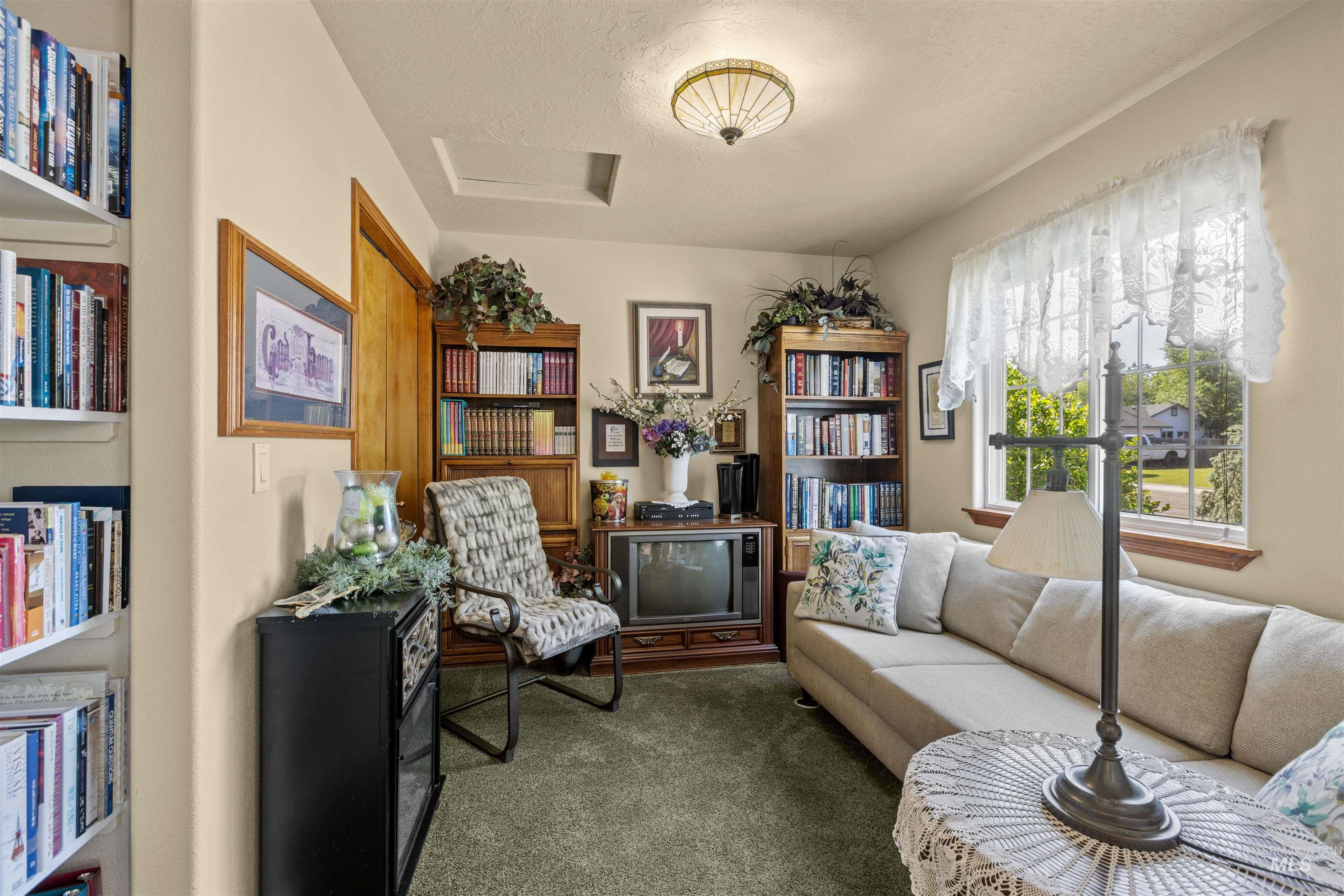 1418 E Sothesby Street, Meridian, Idaho 83642, 3 Bedrooms, 2 Bathrooms, Residential For Sale, Price $500,000,MLS 98988510