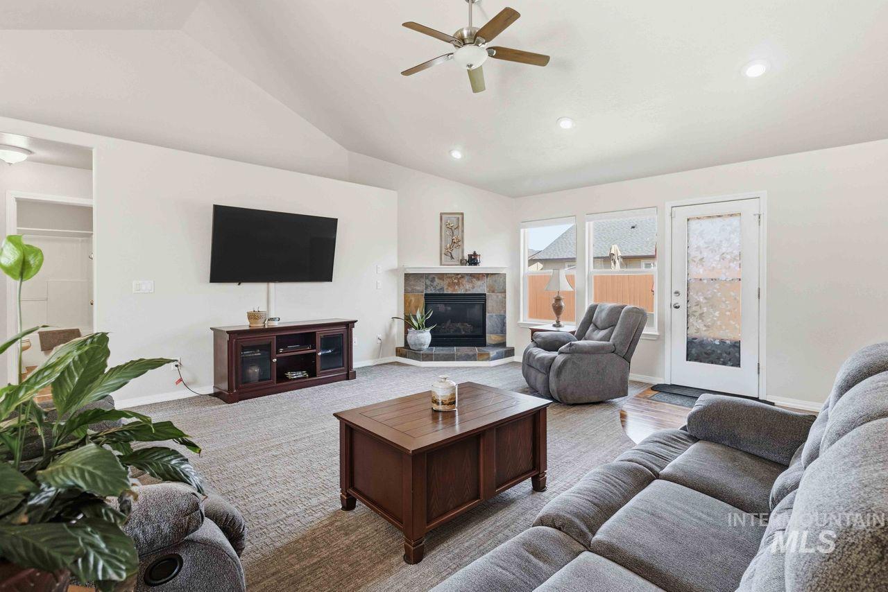 1910 W Roberts Ave, Nampa, Idaho 83651, 3 Bedrooms, 2 Bathrooms, Residential For Sale, Price $418,000,MLS 98988513