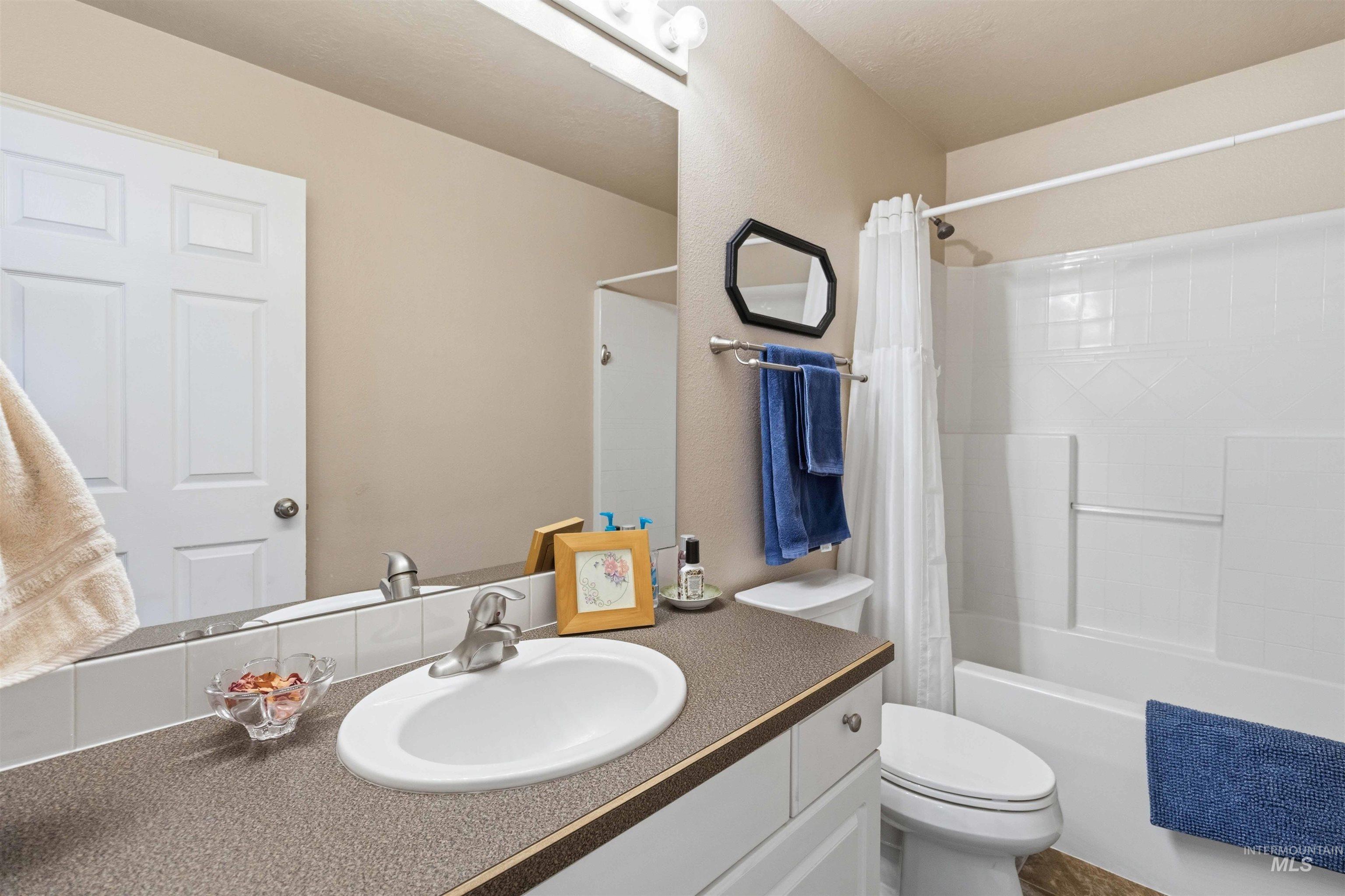 1910 W Roberts Ave, Nampa, Idaho 83651, 3 Bedrooms, 2 Bathrooms, Residential For Sale, Price $418,000,MLS 98988513