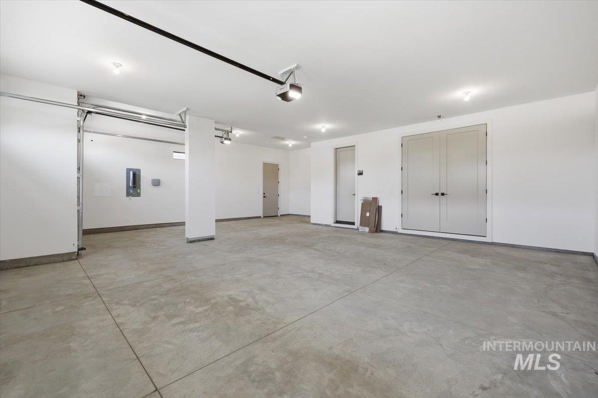 1041 E E Snag St, Meridian, Idaho 83642, 4 Bedrooms, 3 Bathrooms, Residential For Sale, Price $934,500,MLS 98988515