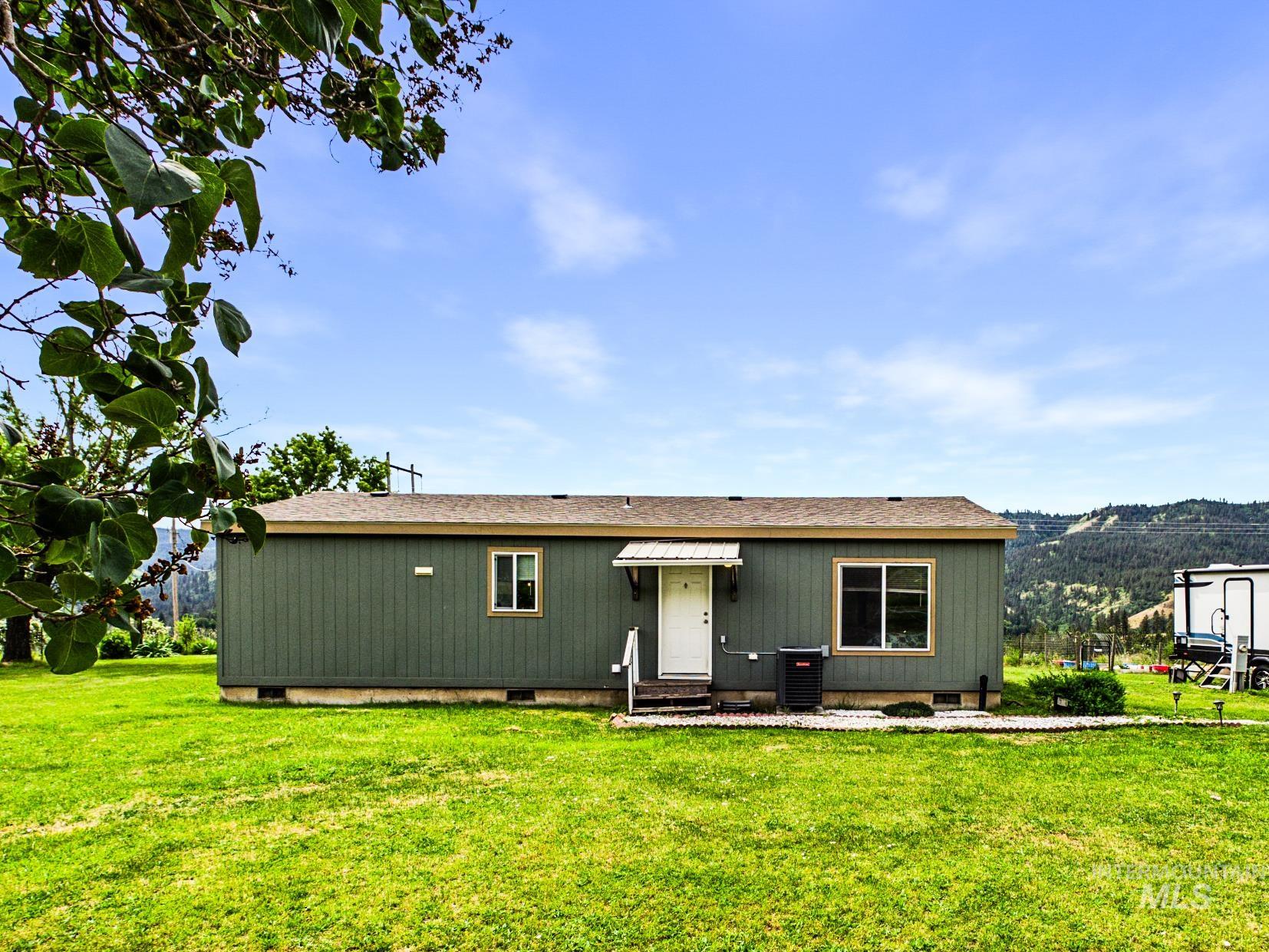 18934 Finch Ln, Lenore, Idaho 87643, 2 Bedrooms, 2 Bathrooms, Residential For Sale, Price $379,000,MLS 98988517