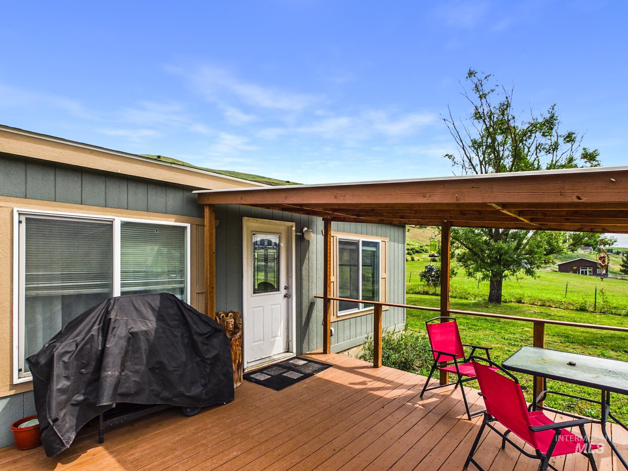 18934 Finch Ln, Lenore, Idaho 87643, 2 Bedrooms, 2 Bathrooms, Residential For Sale, Price $379,000,MLS 98988517