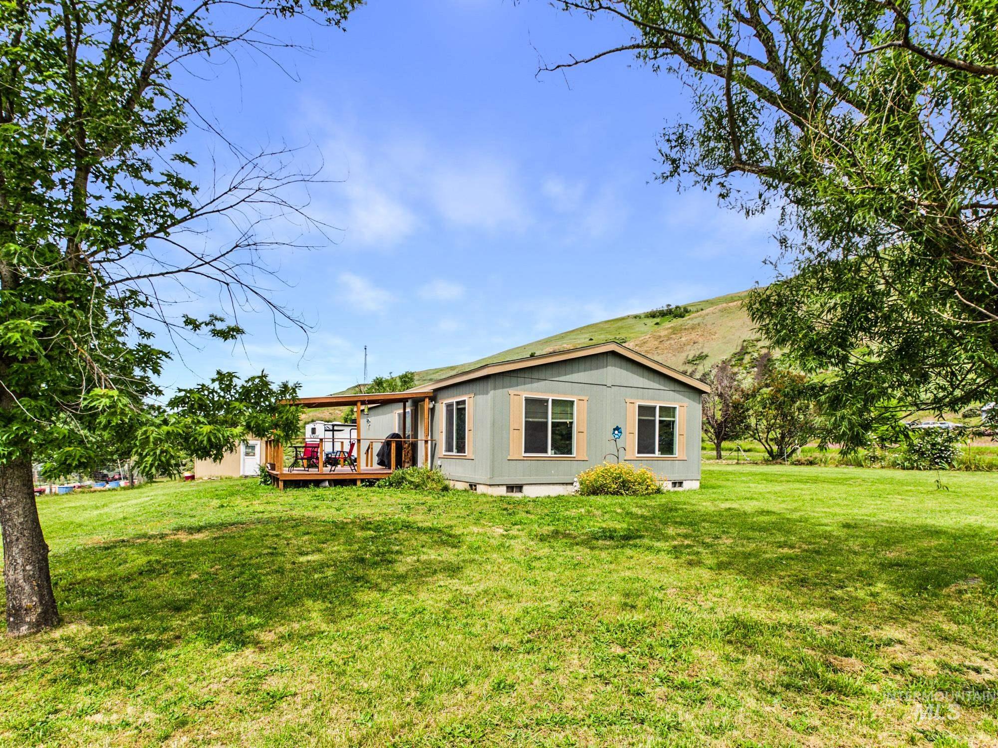 18934 Finch Ln, Lenore, Idaho 87643, 2 Bedrooms, 2 Bathrooms, Residential For Sale, Price $379,000,MLS 98988517