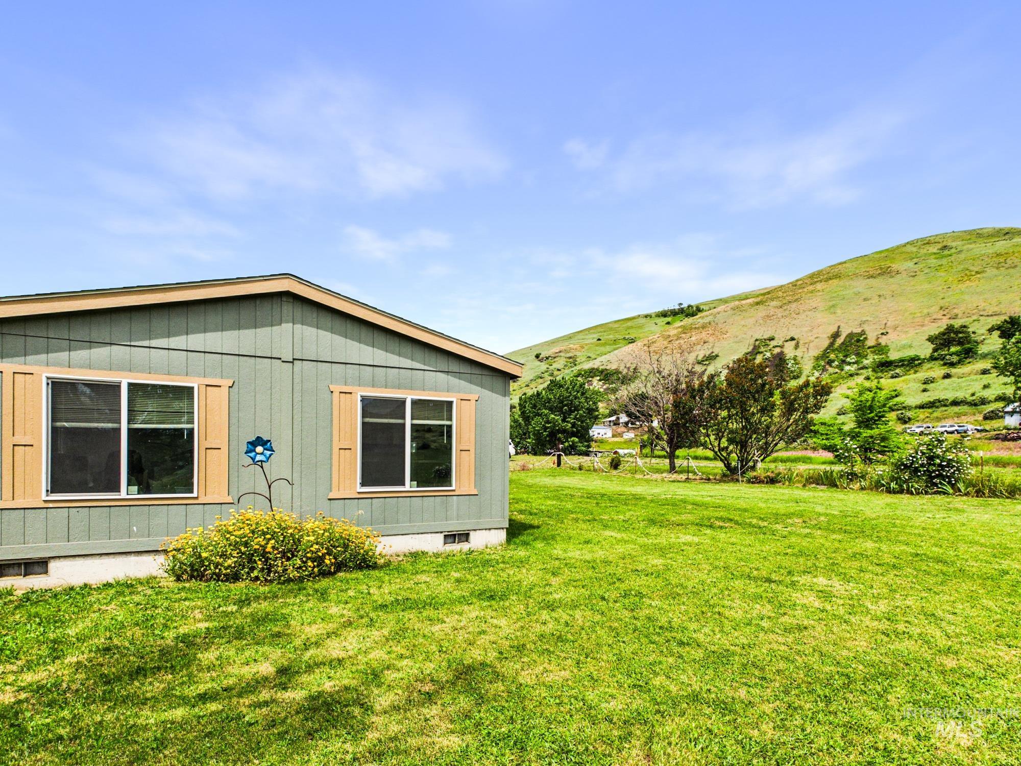 18934 Finch Ln, Lenore, Idaho 87643, 2 Bedrooms, 2 Bathrooms, Residential For Sale, Price $379,000,MLS 98988517