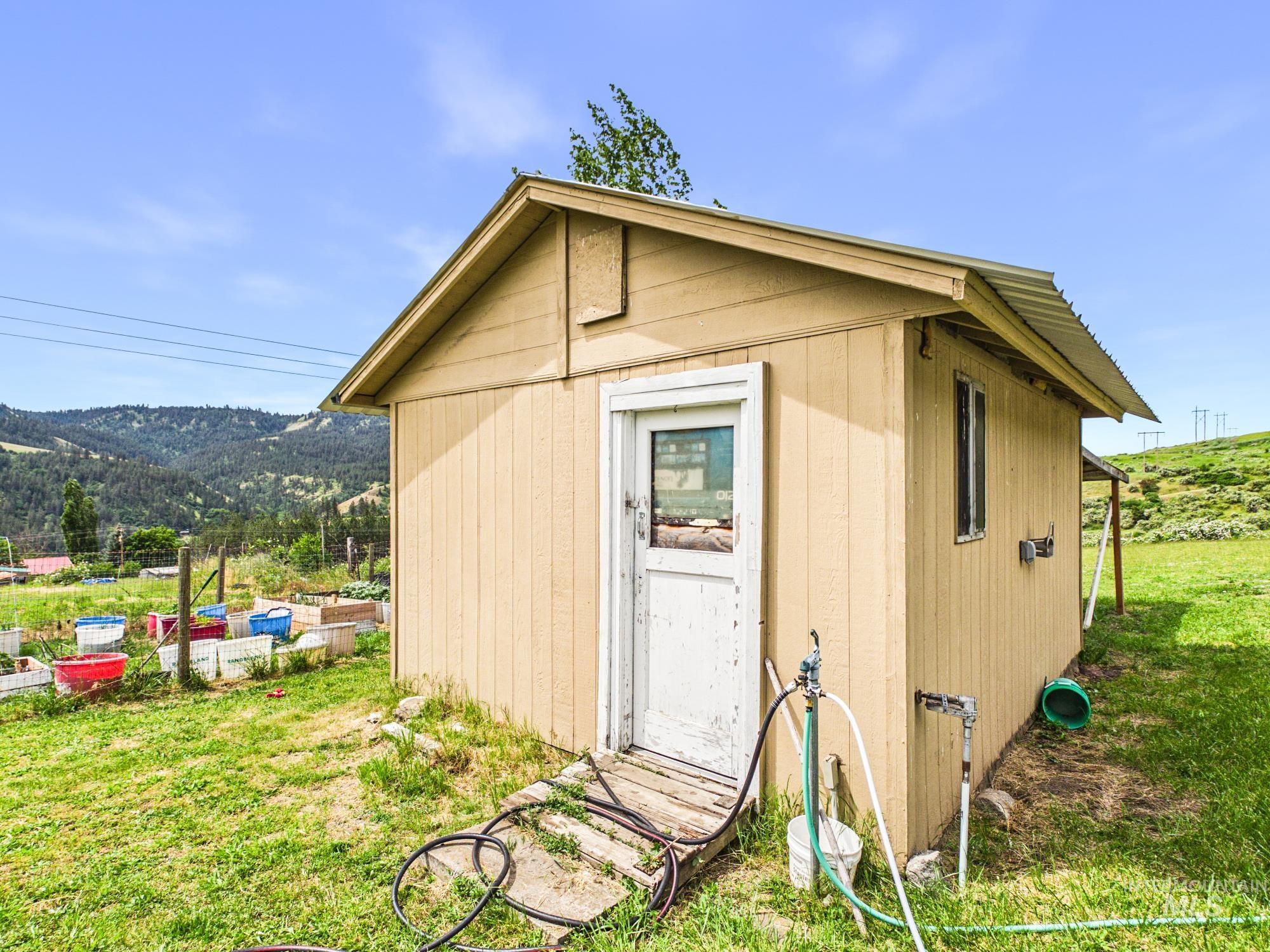 18934 Finch Ln, Lenore, Idaho 87643, 2 Bedrooms, 2 Bathrooms, Residential For Sale, Price $379,000,MLS 98988517