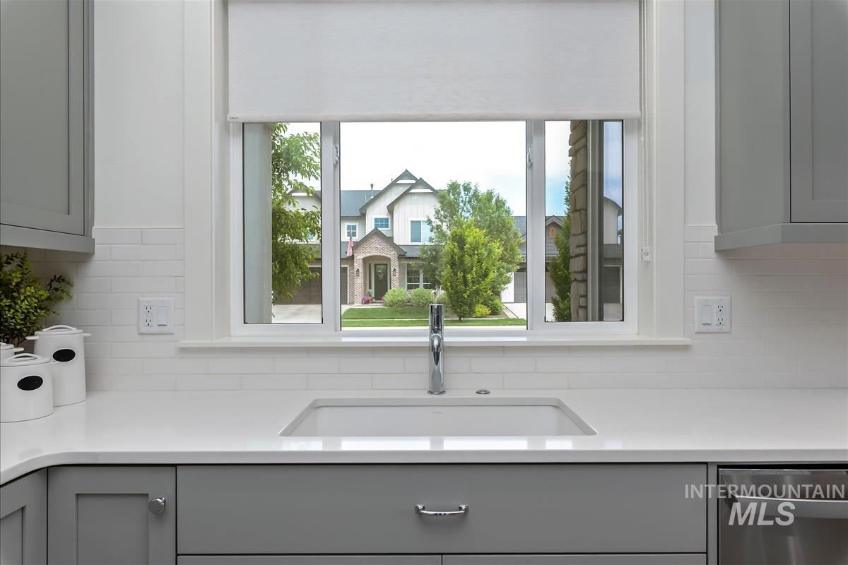 5003 W Talbot St., Meridian, Idaho 83646, 3 Bedrooms, 3 Bathrooms, Residential For Sale, Price $580,000,MLS 98988518