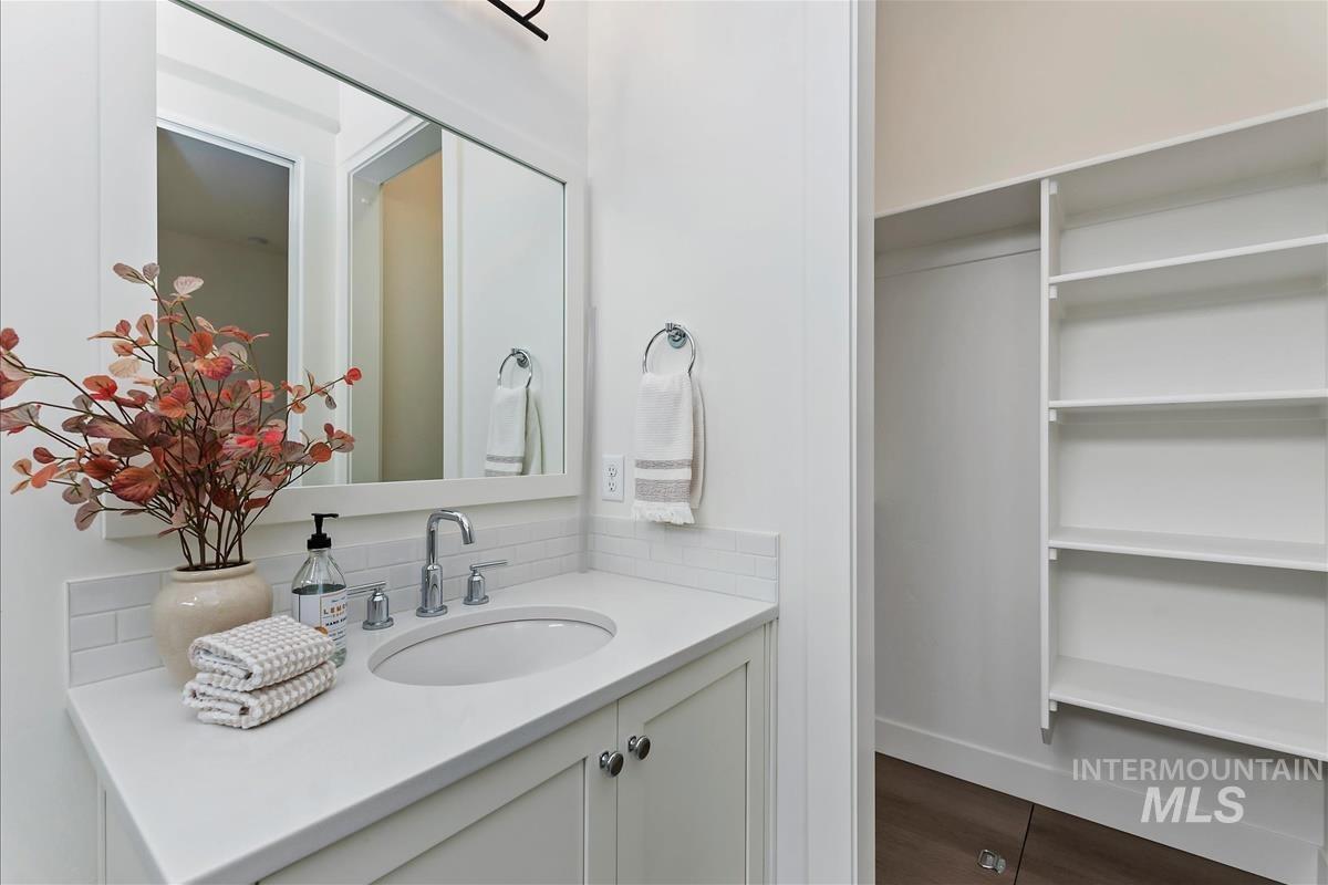 5003 W Talbot St., Meridian, Idaho 83646, 3 Bedrooms, 3 Bathrooms, Residential For Sale, Price $580,000,MLS 98988518