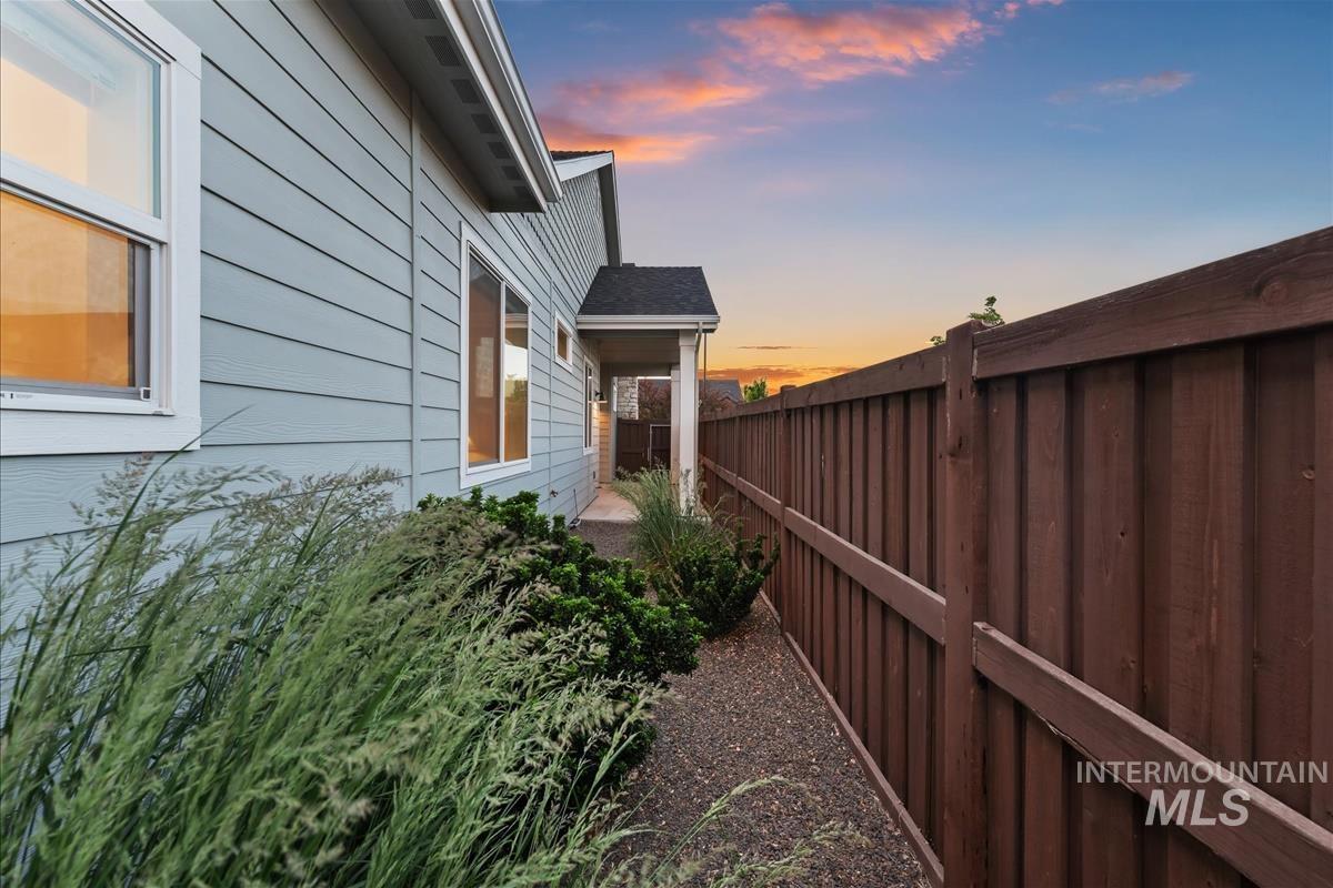 5003 W Talbot St., Meridian, Idaho 83646, 3 Bedrooms, 3 Bathrooms, Residential For Sale, Price $580,000,MLS 98988518