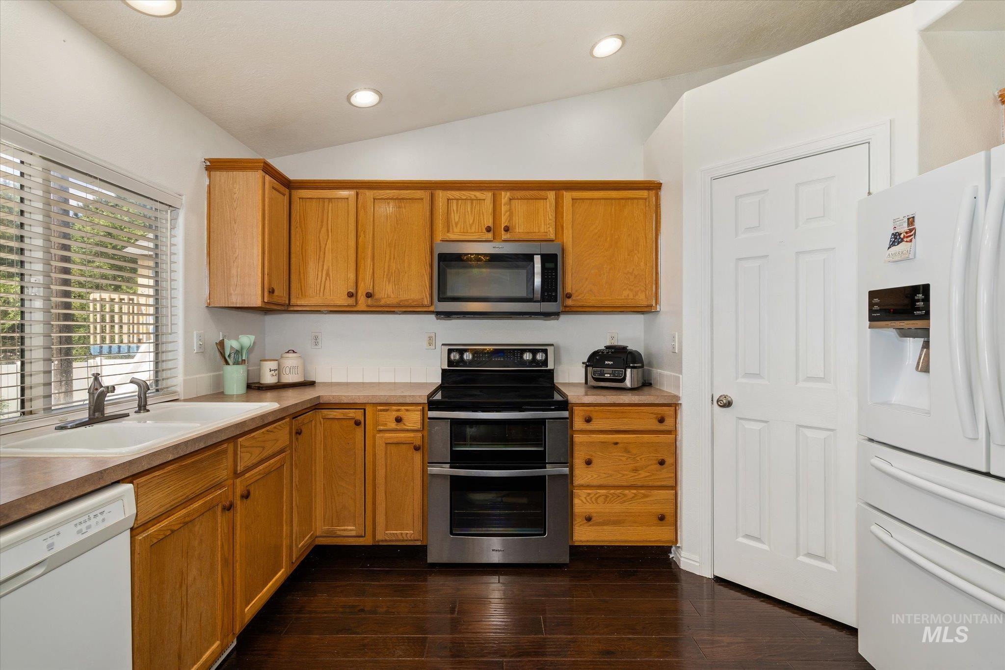 8509 W Falling Star St, Boise, Idaho 83709, 3 Bedrooms, 2 Bathrooms, Residential For Sale, Price $420,000,MLS 98988524