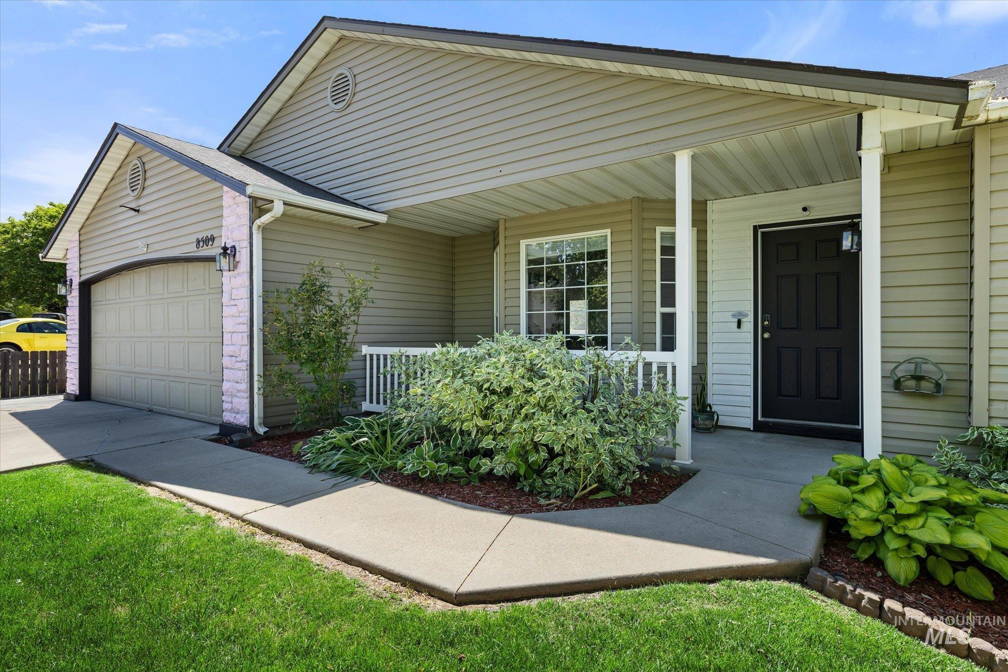 8509 W Falling Star St, Boise, Idaho 83709, 3 Bedrooms, 2 Bathrooms, Residential For Sale, Price $420,000,MLS 98988524