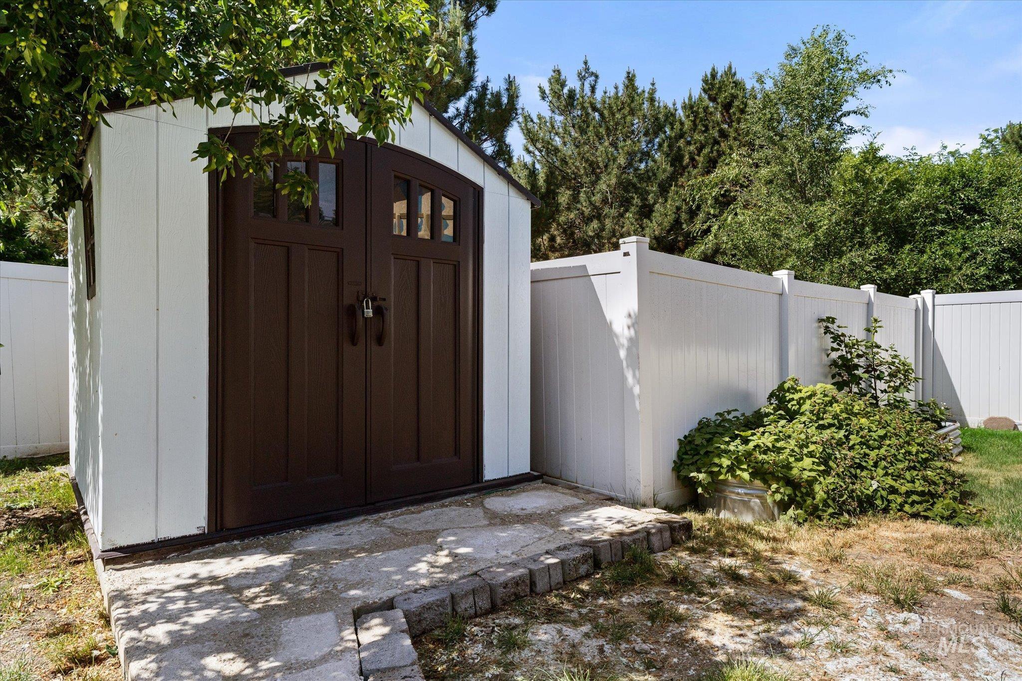 8509 W Falling Star St, Boise, Idaho 83709, 3 Bedrooms, 2 Bathrooms, Residential For Sale, Price $420,000,MLS 98988524