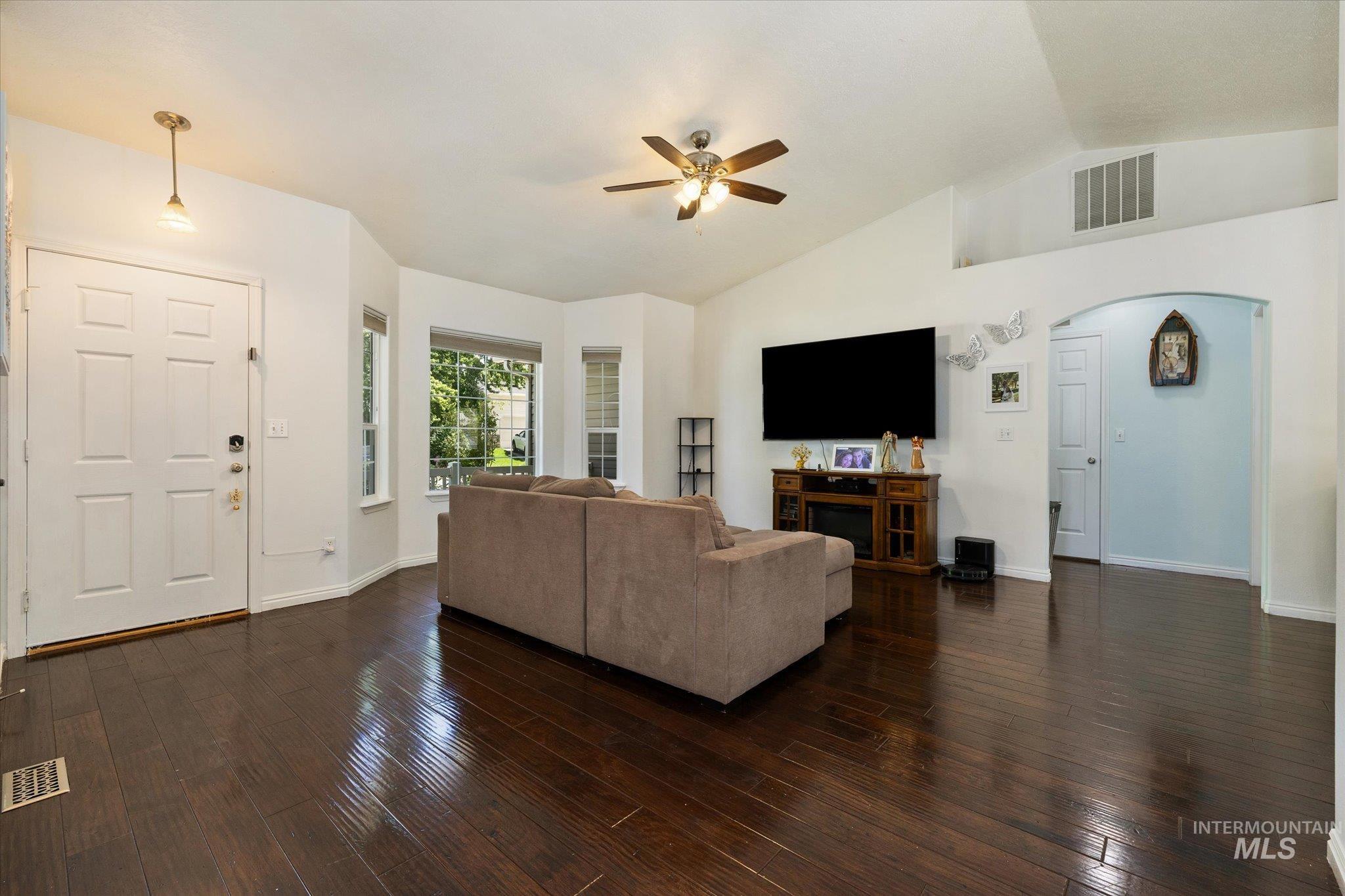 8509 W Falling Star St, Boise, Idaho 83709, 3 Bedrooms, 2 Bathrooms, Residential For Sale, Price $420,000,MLS 98988524
