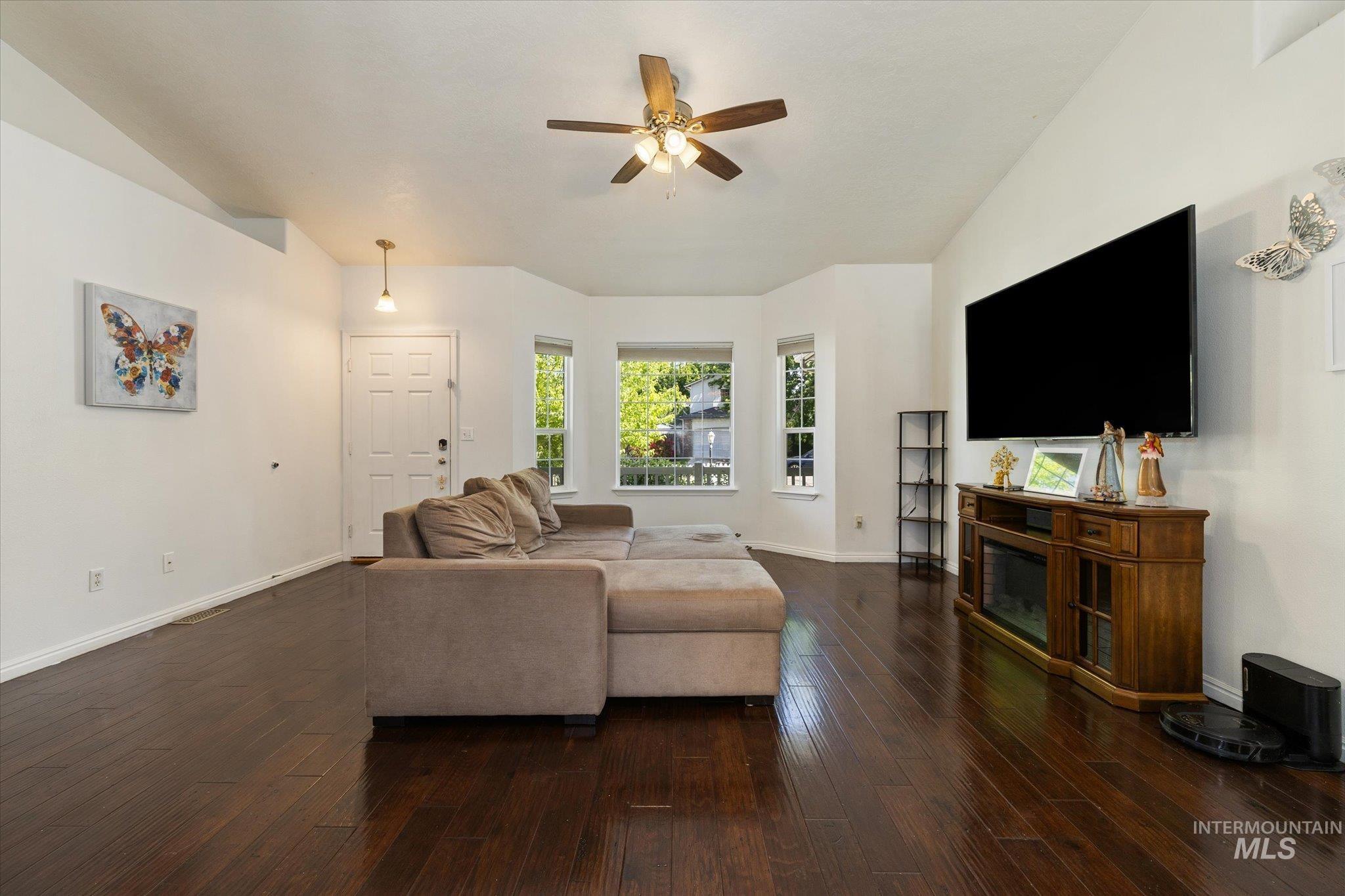8509 W Falling Star St, Boise, Idaho 83709, 3 Bedrooms, 2 Bathrooms, Residential For Sale, Price $420,000,MLS 98988524
