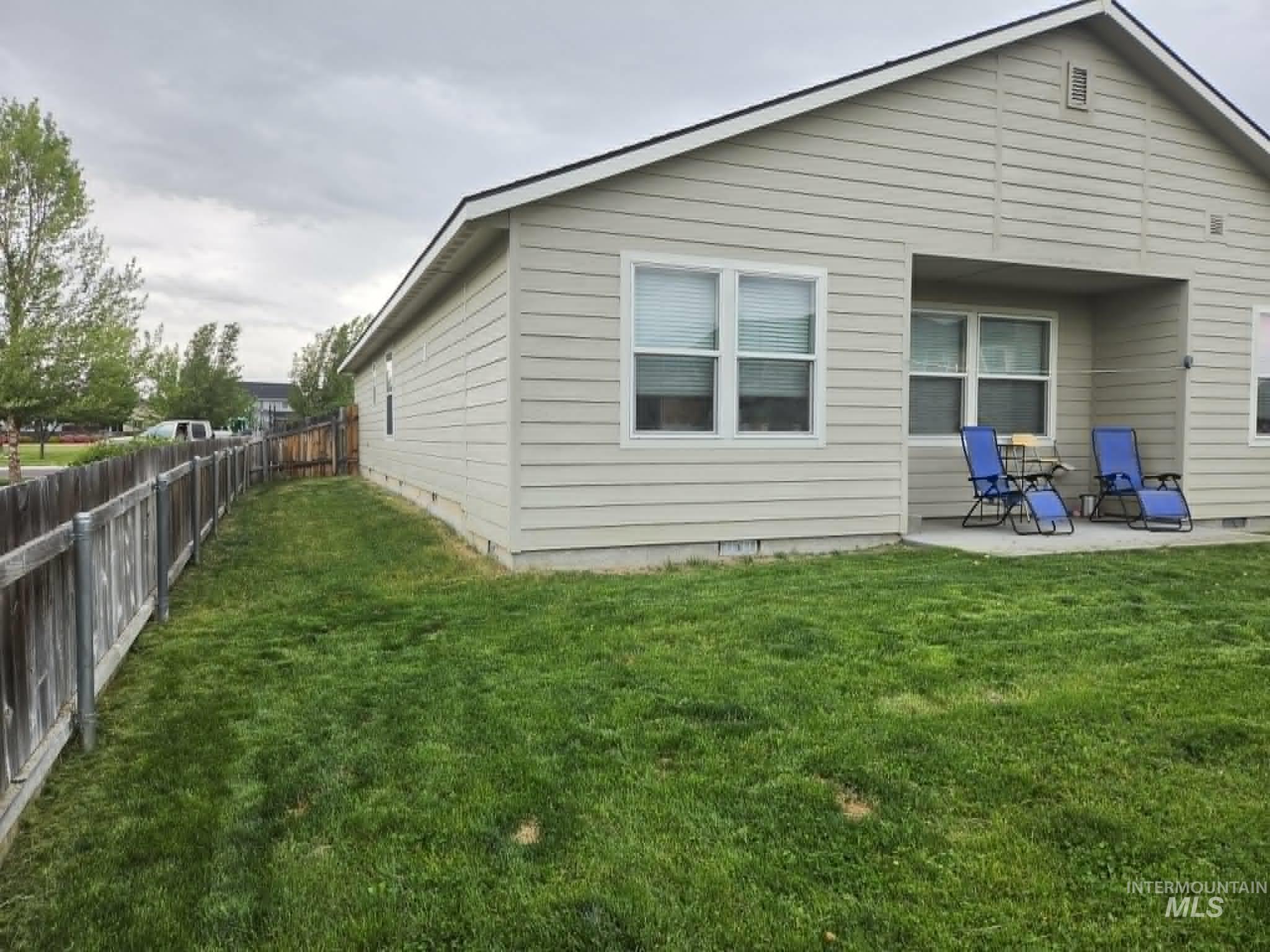 1193 W Crosswind Dr, Meridian, Idaho 83646, 3 Bedrooms, 2 Bathrooms, Residential Income For Sale, Price $425,000,MLS 98988525