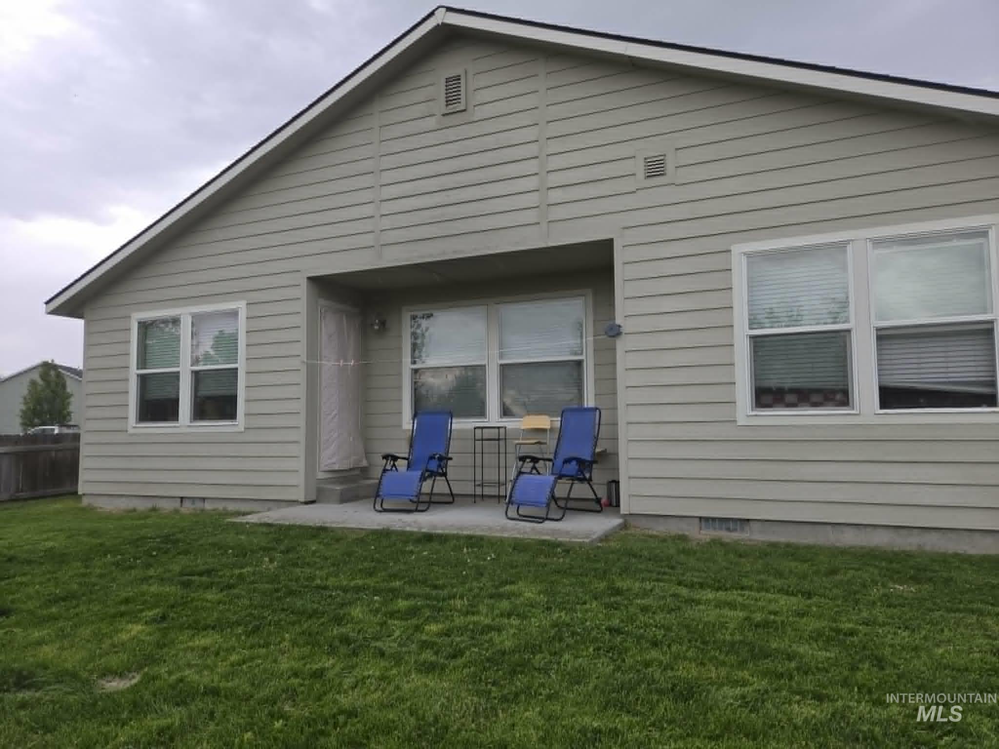 1193 W Crosswind Dr, Meridian, Idaho 83646, 3 Bedrooms, 2 Bathrooms, Residential Income For Sale, Price $425,000, 98988525