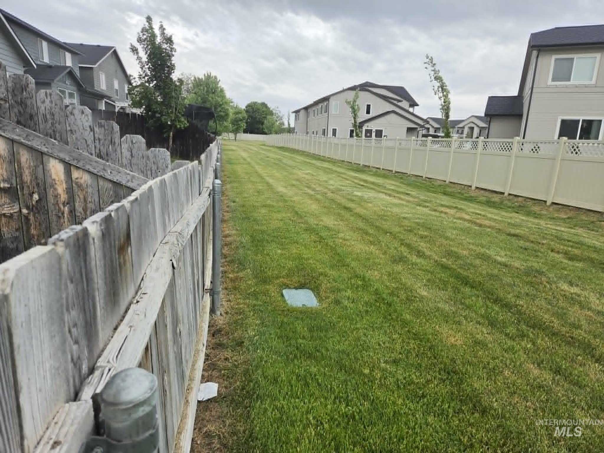 1193 W Crosswind Dr, Meridian, Idaho 83646, 3 Bedrooms, 2 Bathrooms, Residential Income For Sale, Price $425,000,MLS 98988525