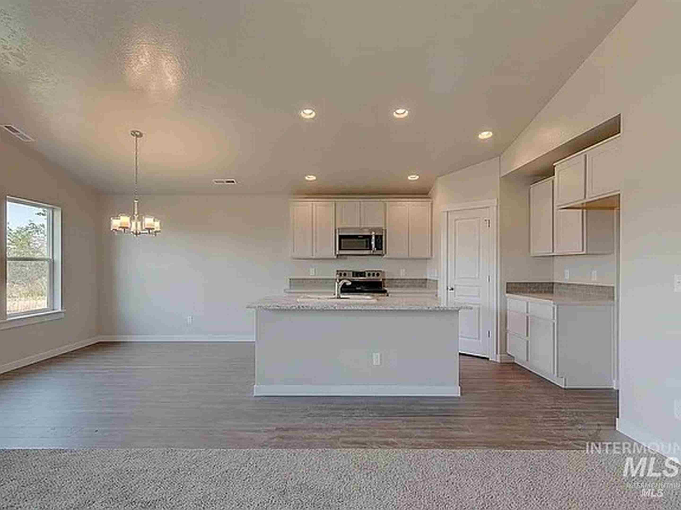 1193 W Crosswind Dr, Meridian, Idaho 83646, 3 Bedrooms, 2 Bathrooms, Residential Income For Sale, Price $425,000,MLS 98988525