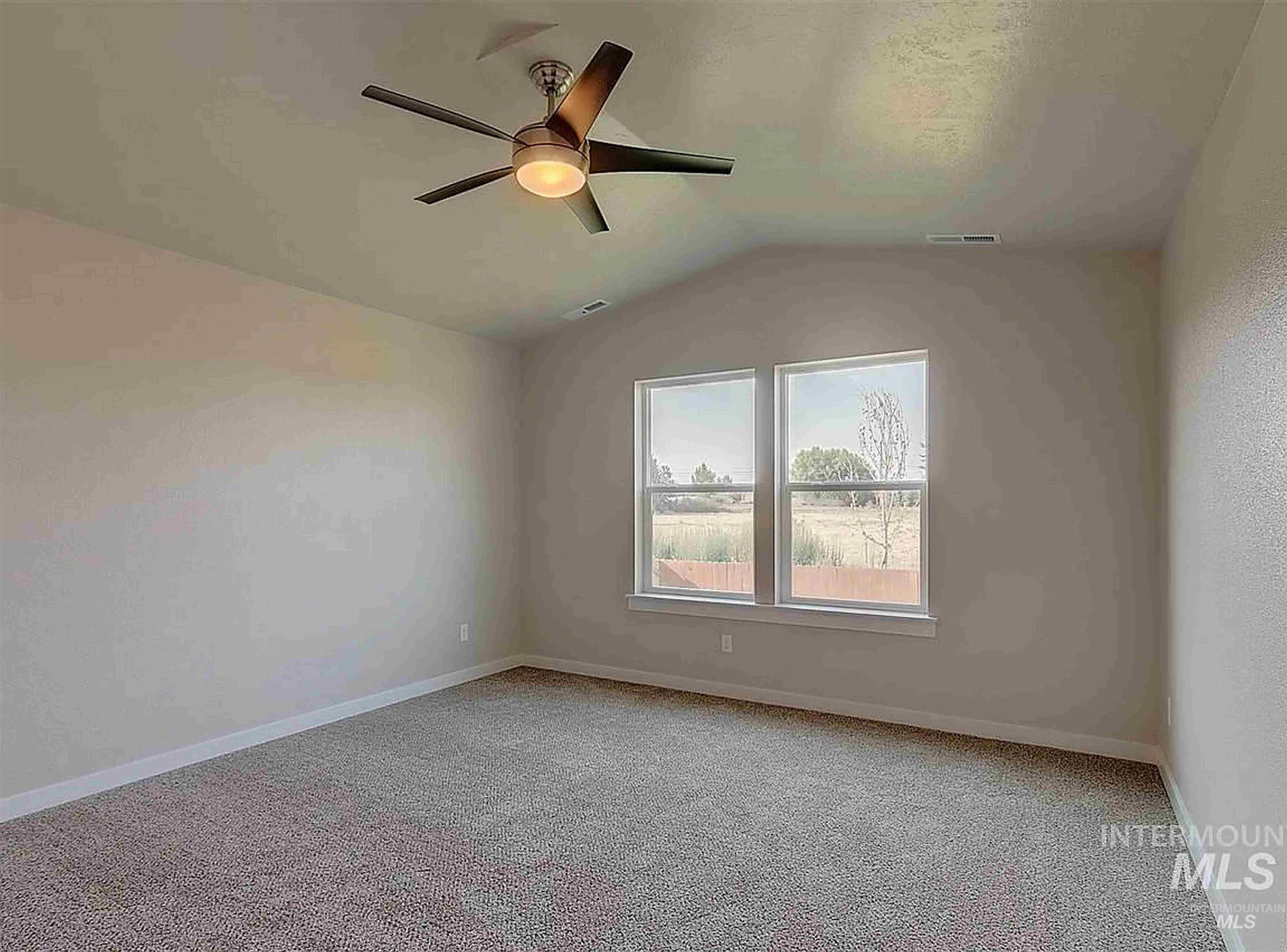 1193 W Crosswind Dr, Meridian, Idaho 83646, 3 Bedrooms, 2 Bathrooms, Residential Income For Sale, Price $425,000,MLS 98988525