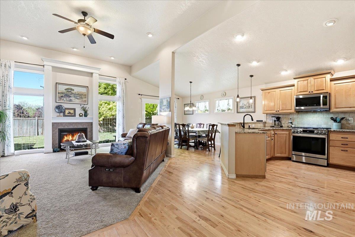 6119 S Red Shine Place, Boise, Idaho 83709, 3 Bedrooms, 2 Bathrooms, Residential For Sale, Price $499,900,MLS 98988531